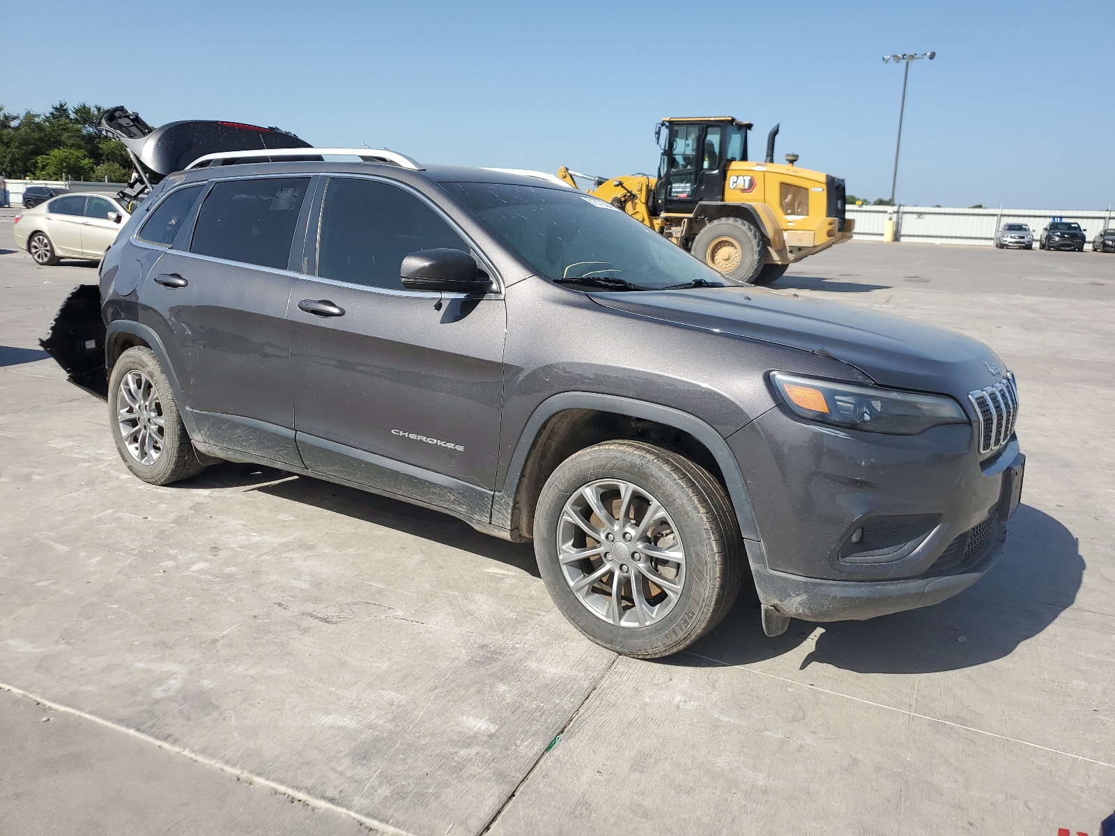 2019 Jeep Cherokee Latitude Plus vin: 1C4PJLLB8KD358310