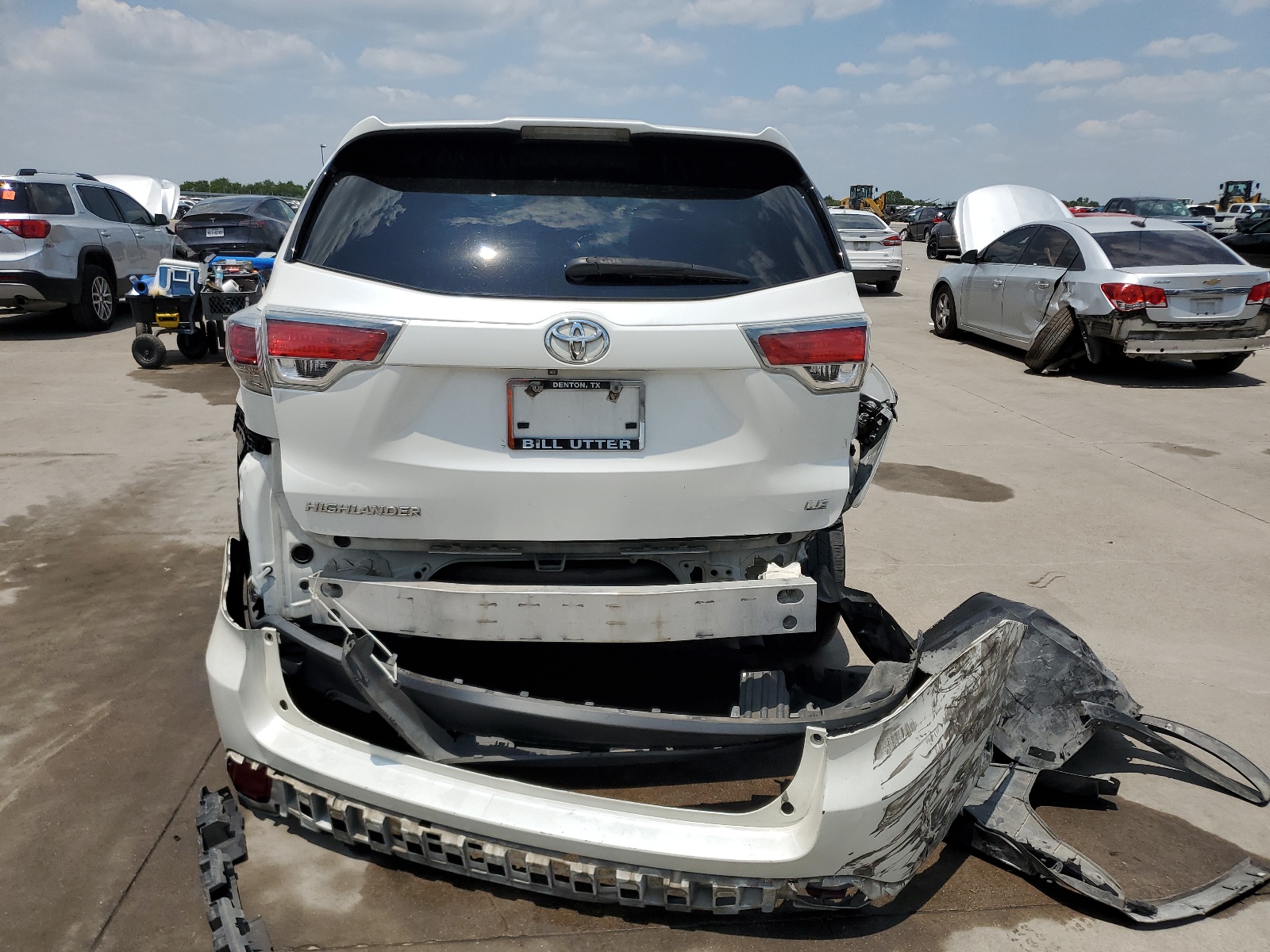 5TDZARFH6FS016389 2015 Toyota Highlander Le