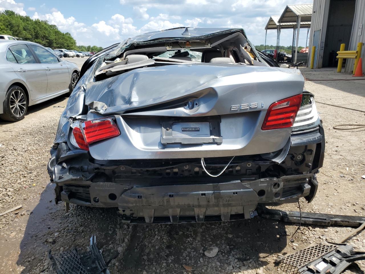 2011 BMW 528 I VIN: WBAFR1C52BC744257 Lot: 61004364