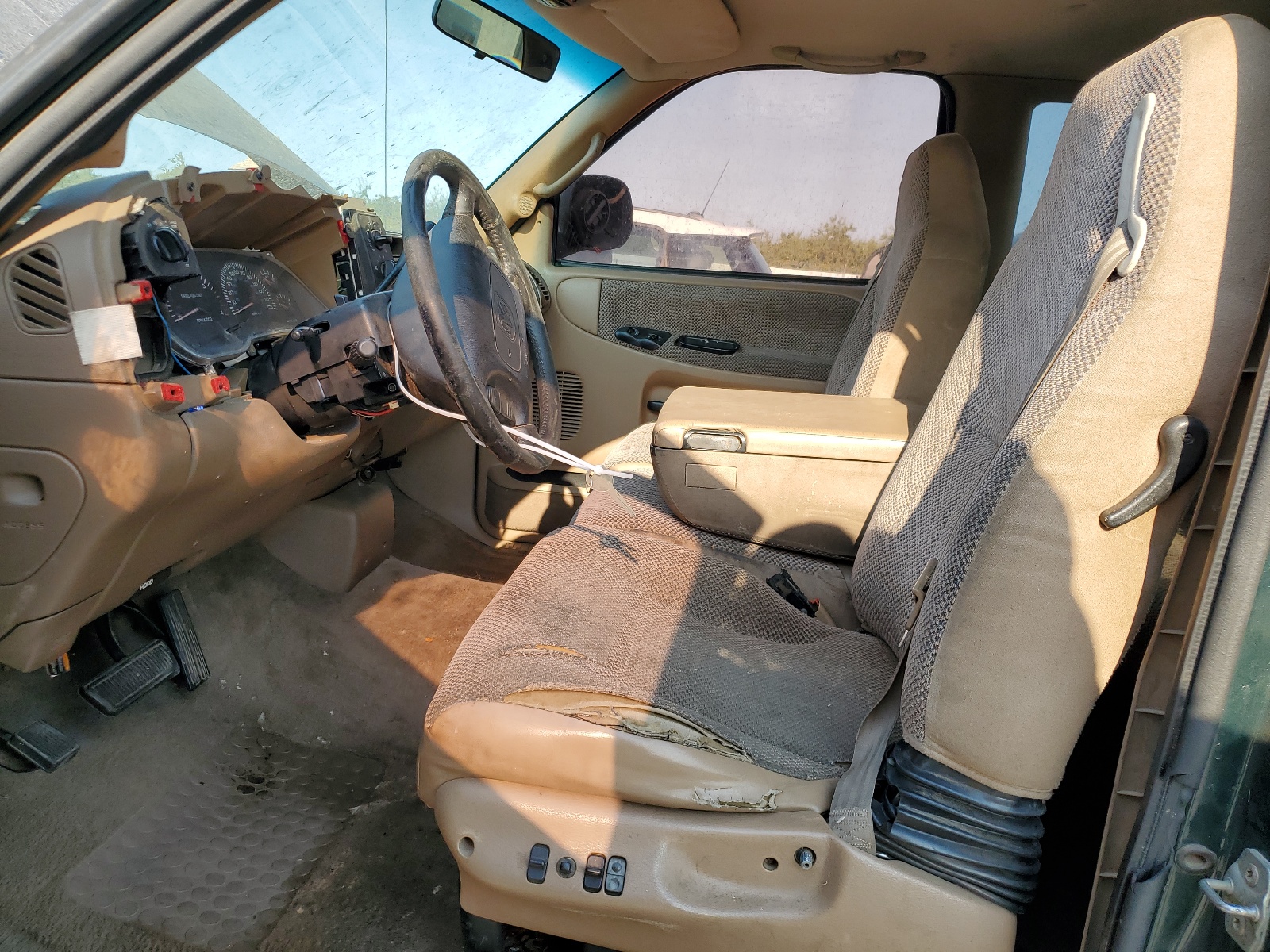 3B7KC2267XG107145 1999 Dodge Ram 2500