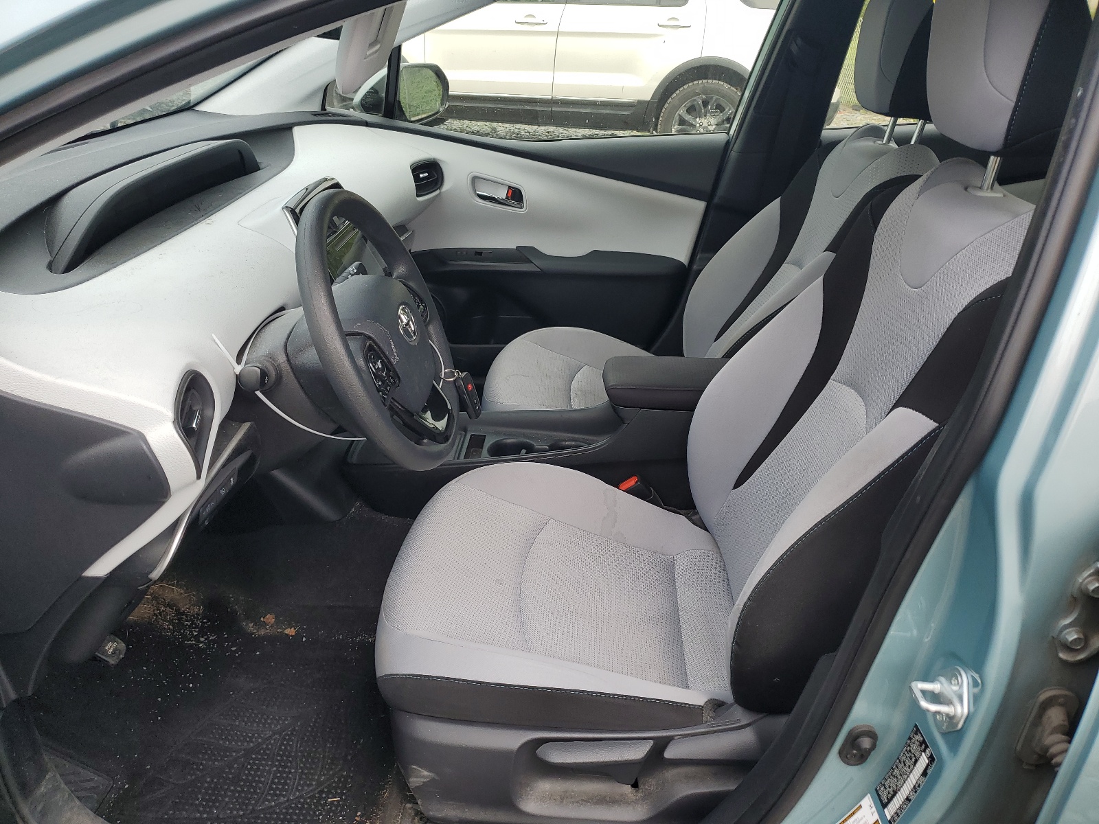 JTDKARFU8K3099561 2019 Toyota Prius