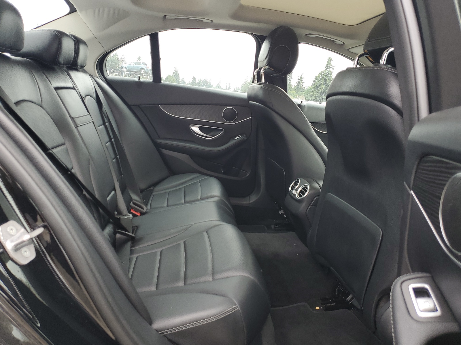 55SWF4JB6HU189538 2017 Mercedes-Benz C 300