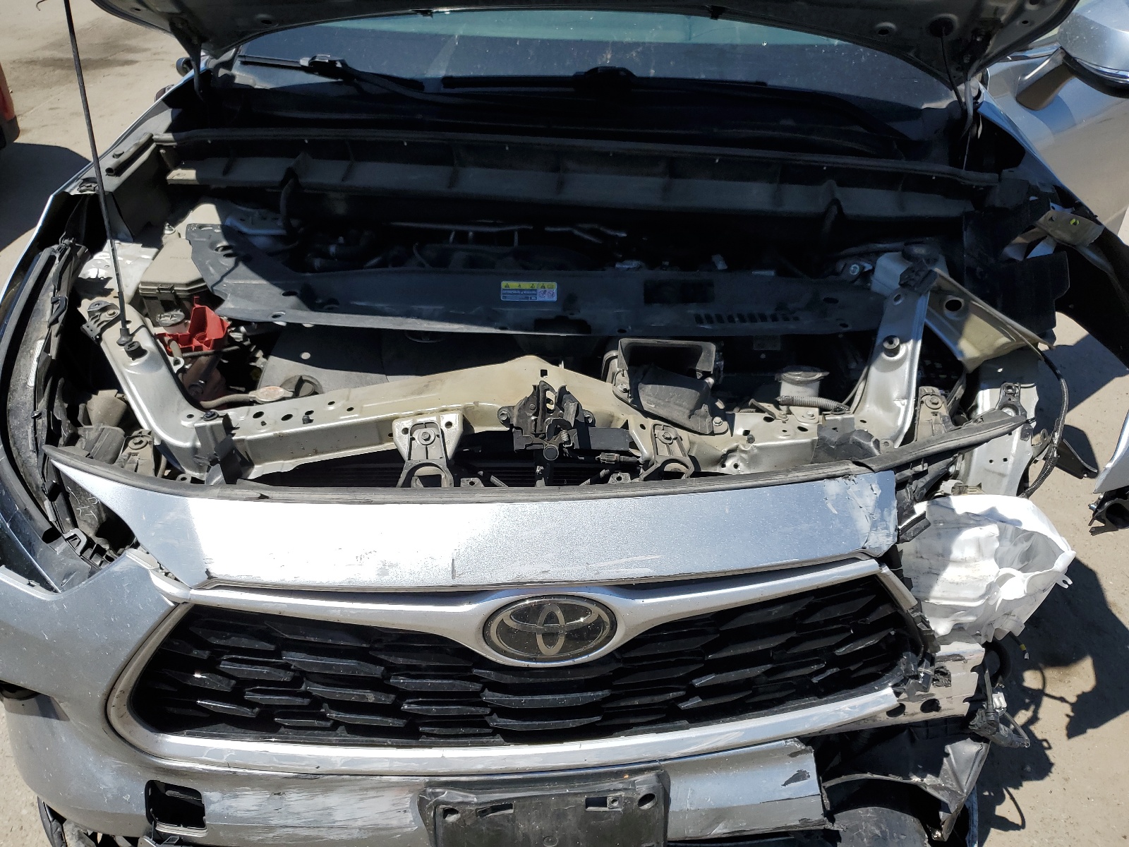 5TDHZRBH0MS094867 2021 Toyota Highlander Xle