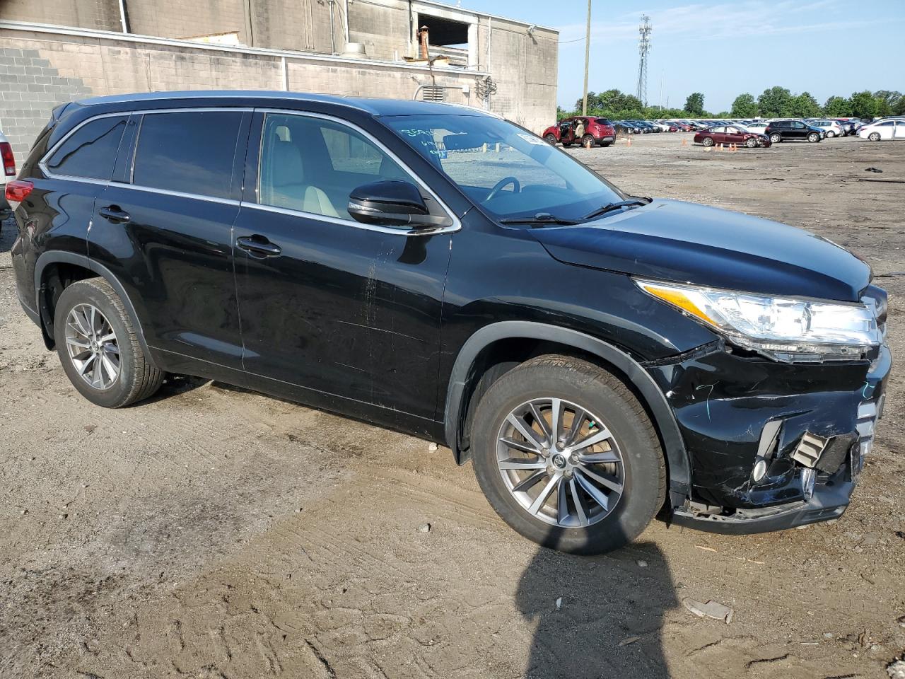 2018 Toyota Highlander Se VIN: 5TDJZRFH4JS558587 Lot: 63386354