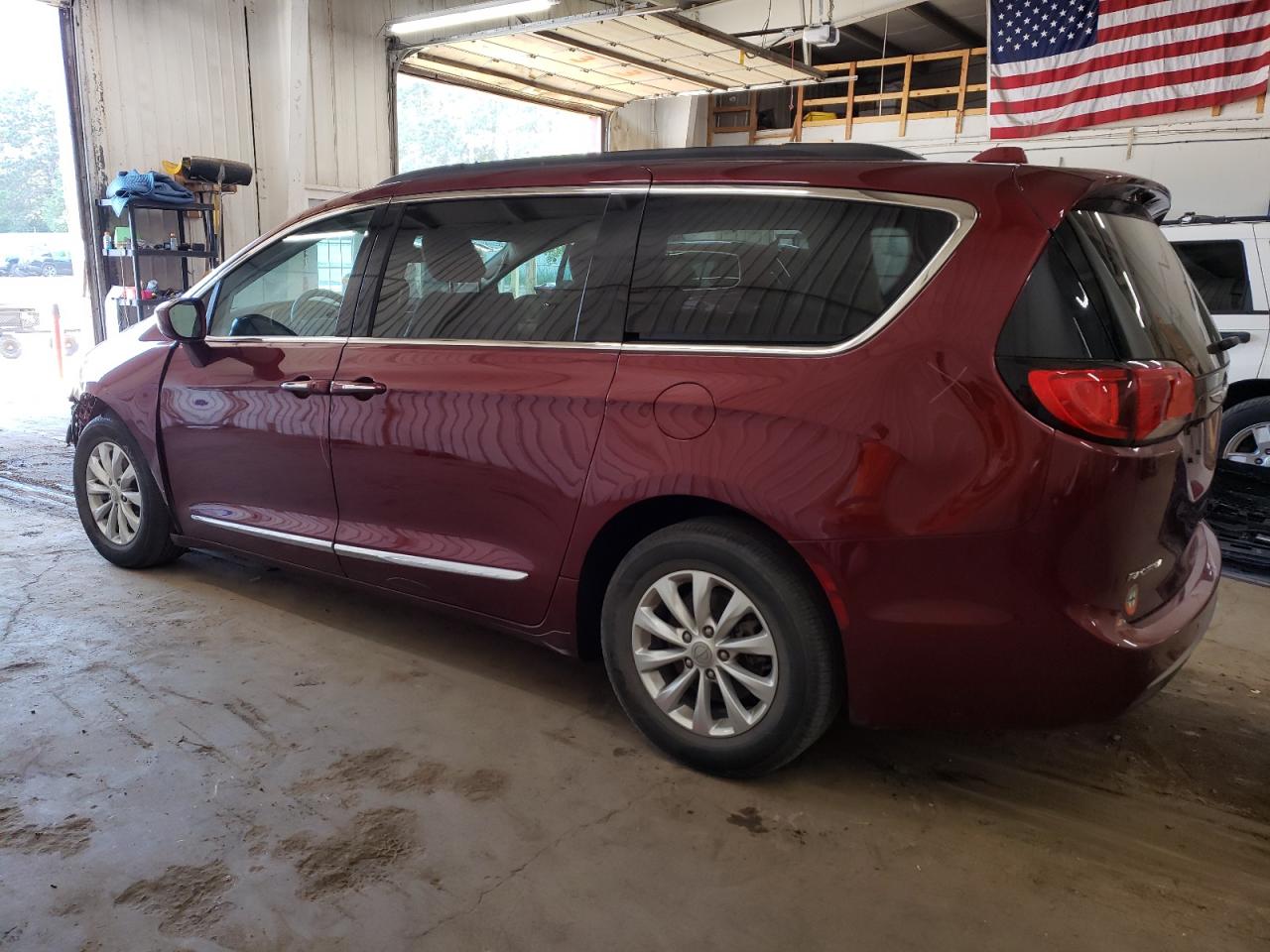 2C4RC1BG3HR611351 2017 CHRYSLER PACIFICA - Image 2