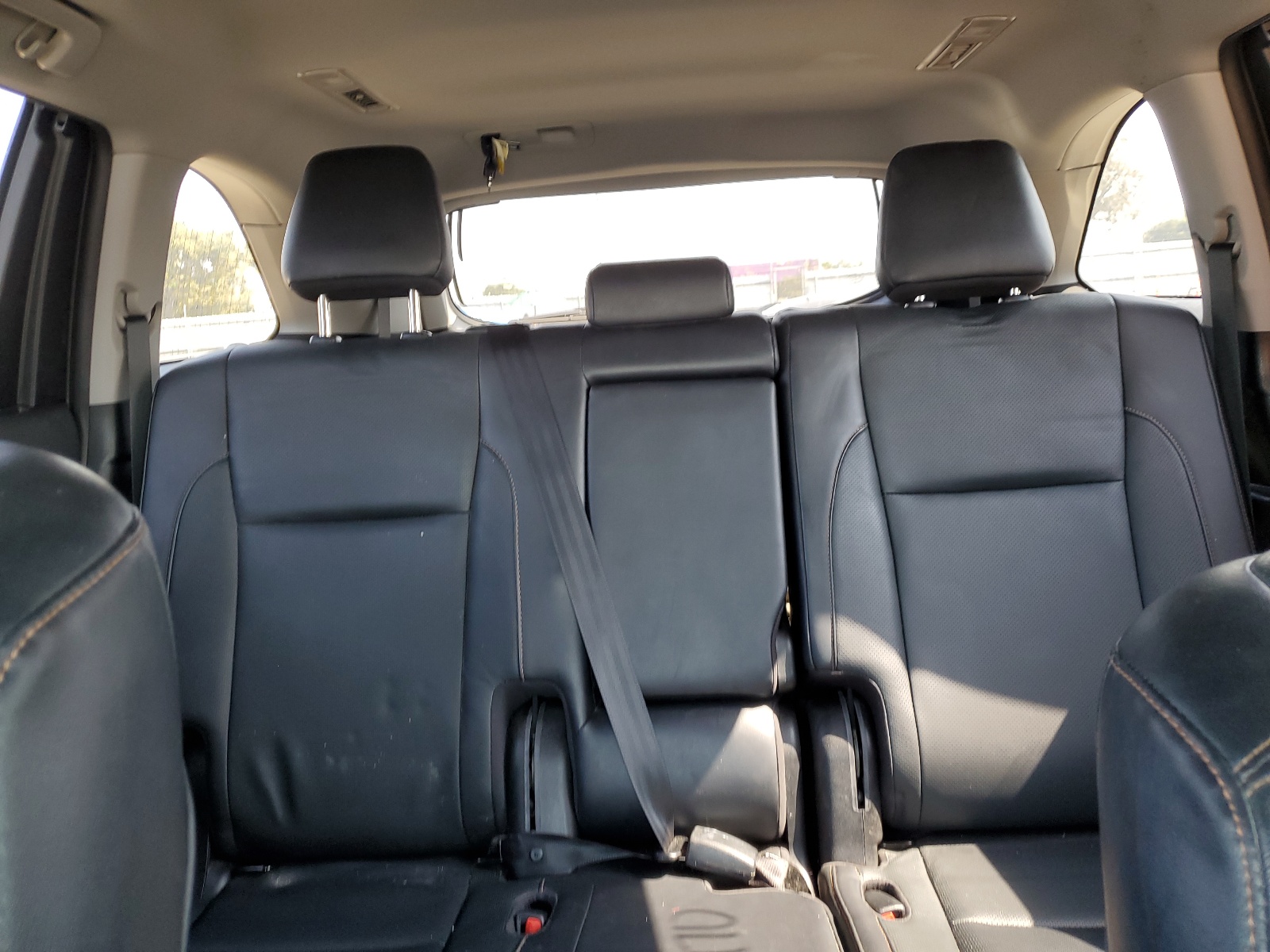 5TDDZRFH1KS961604 2019 Toyota Highlander Limited