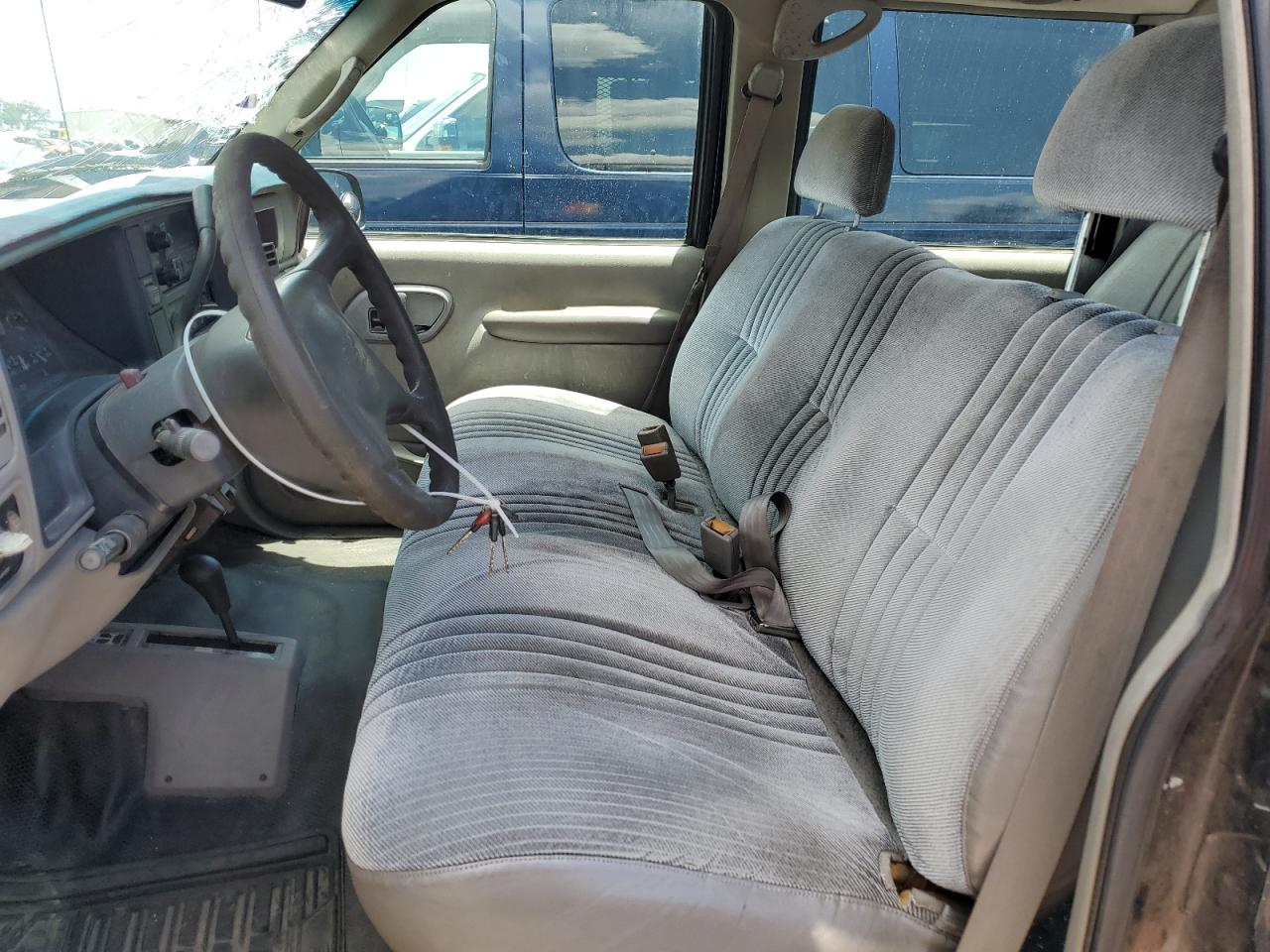 2000 Chevrolet Gmt-400 K3500 VIN: 1GCHK33R0YF489999 Lot: 59700124