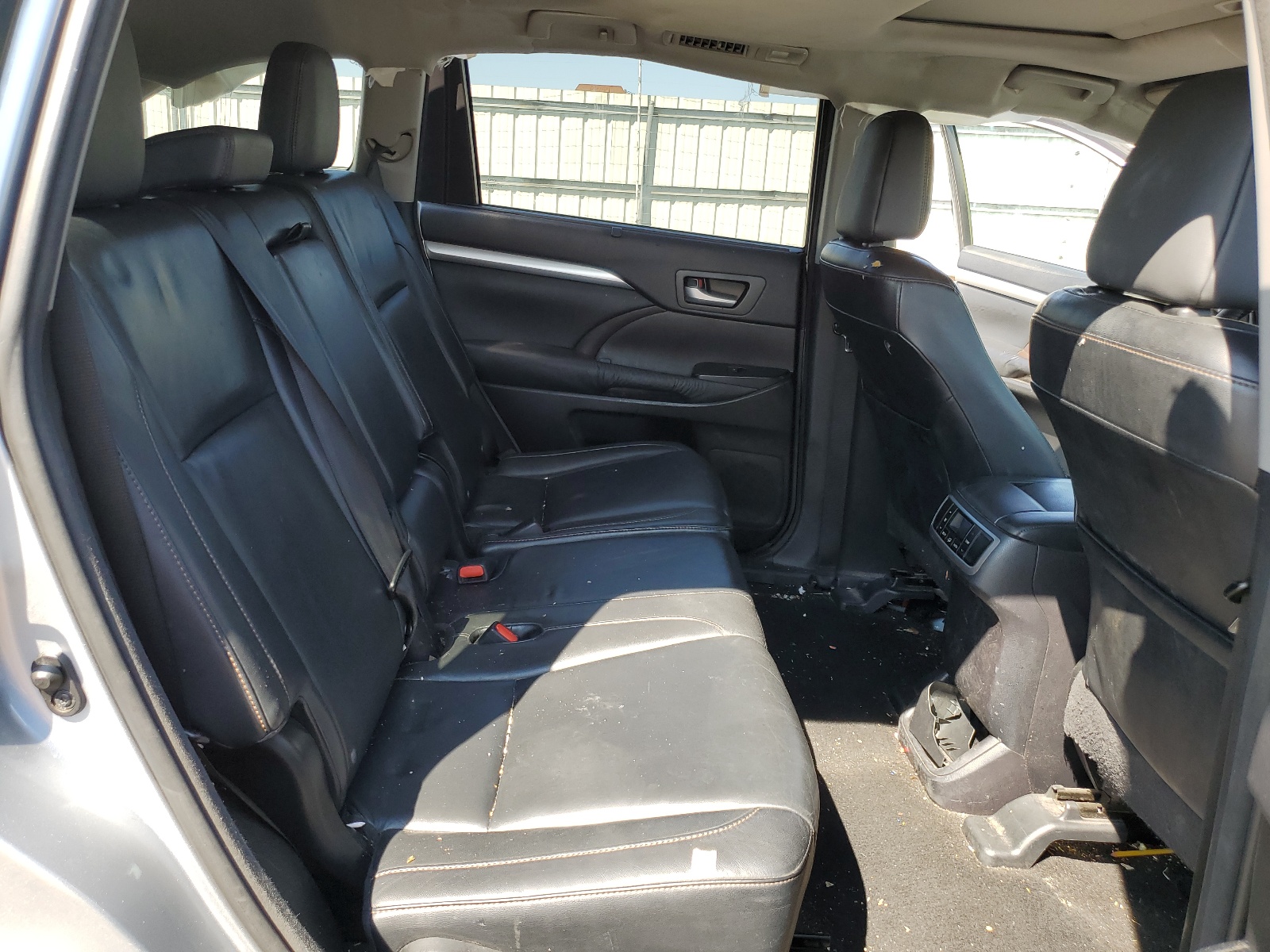 5TDJKRFH9FS096717 2015 Toyota Highlander Xle