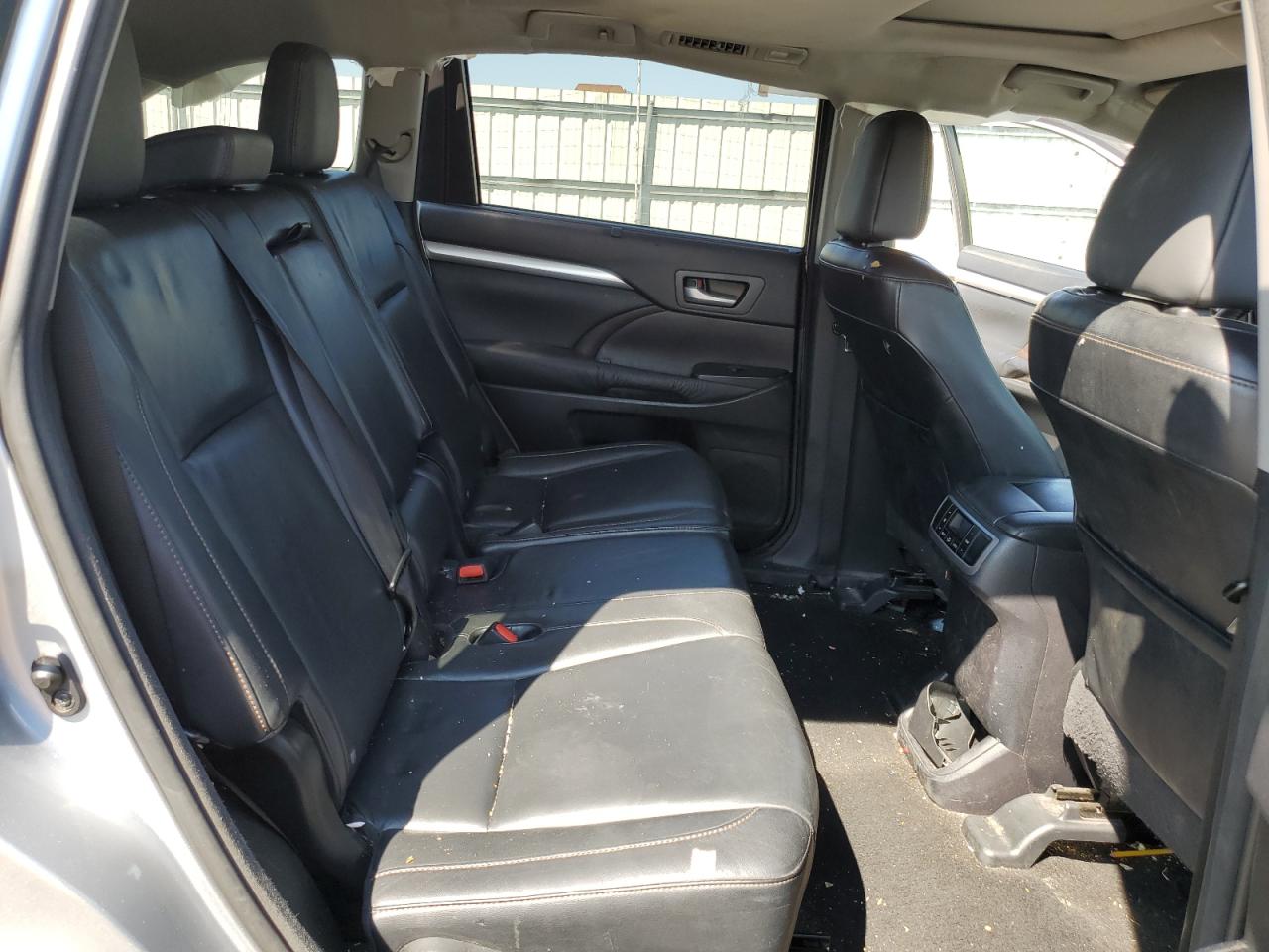 2015 Toyota Highlander Xle VIN: 5TDJKRFH9FS096717 Lot: 63347424