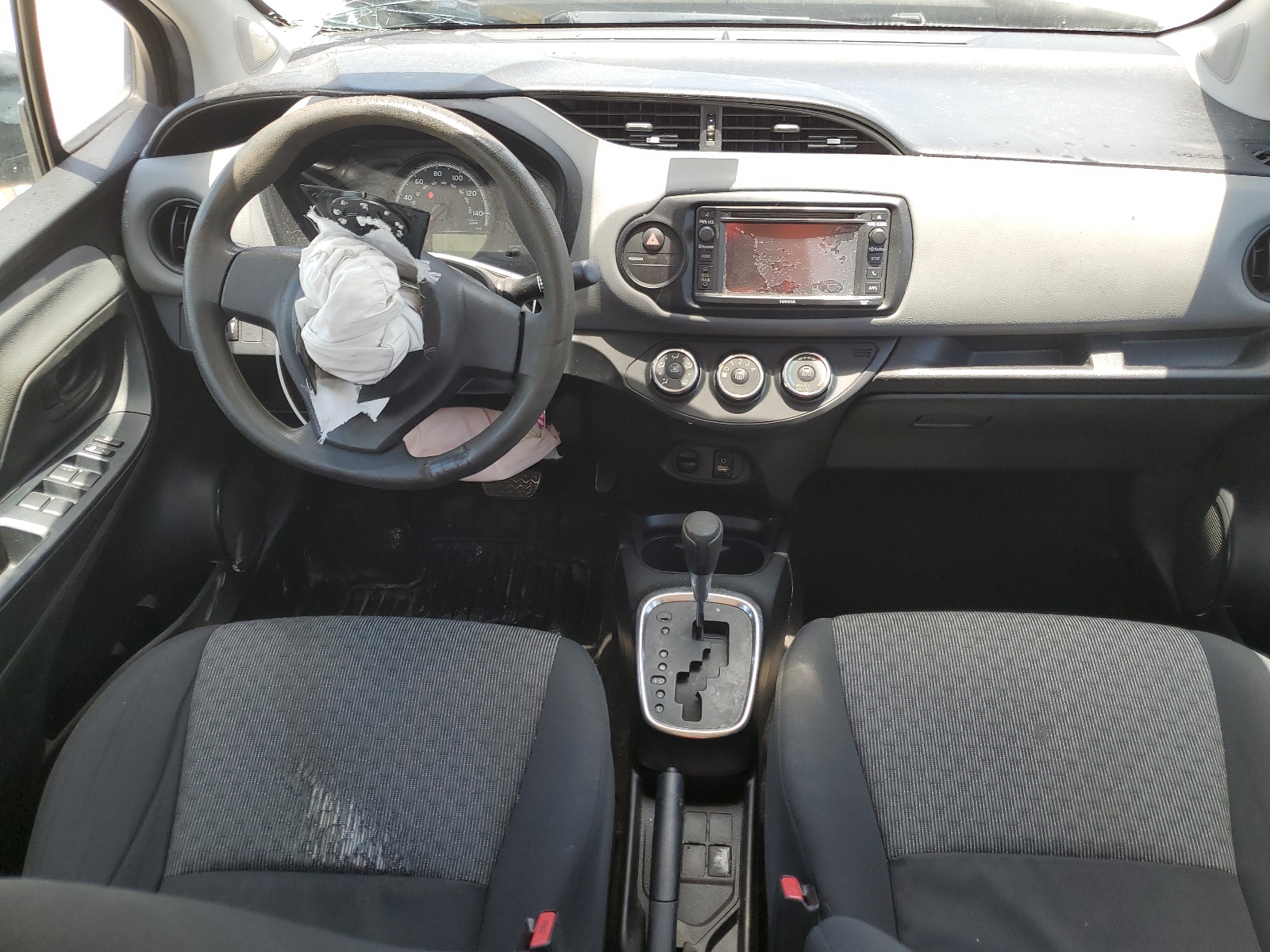 VNKKTUD31FA028282 2015 Toyota Yaris