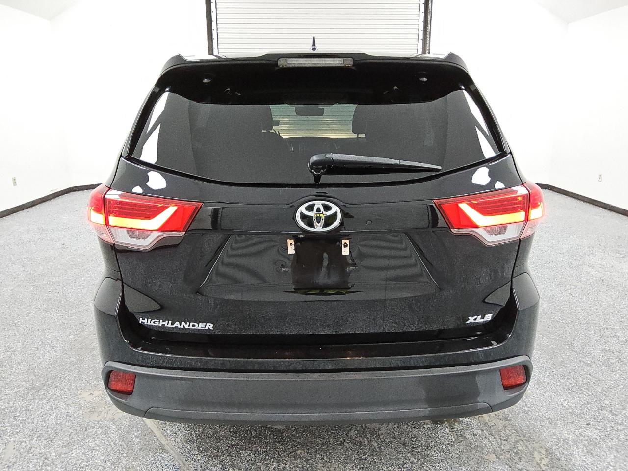 2017 Toyota Highlander Se VIN: 5TDKZRFH4HS513261 Lot: 64233094