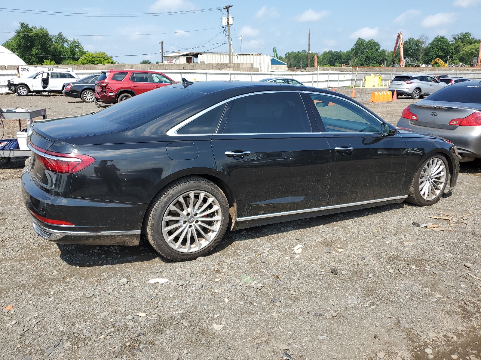 WAU8DAF85KN013016 2019 Audi A8 L