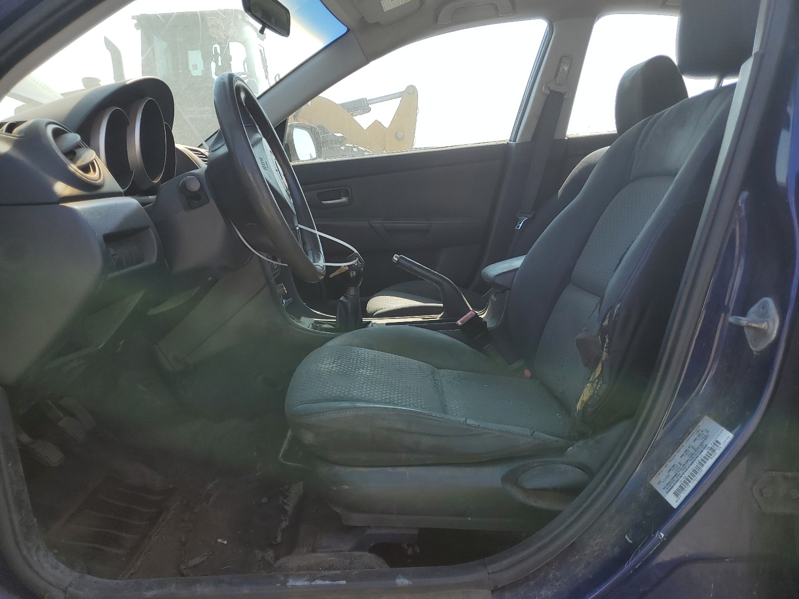 JM1BK12F641120430 2004 Mazda 3 I