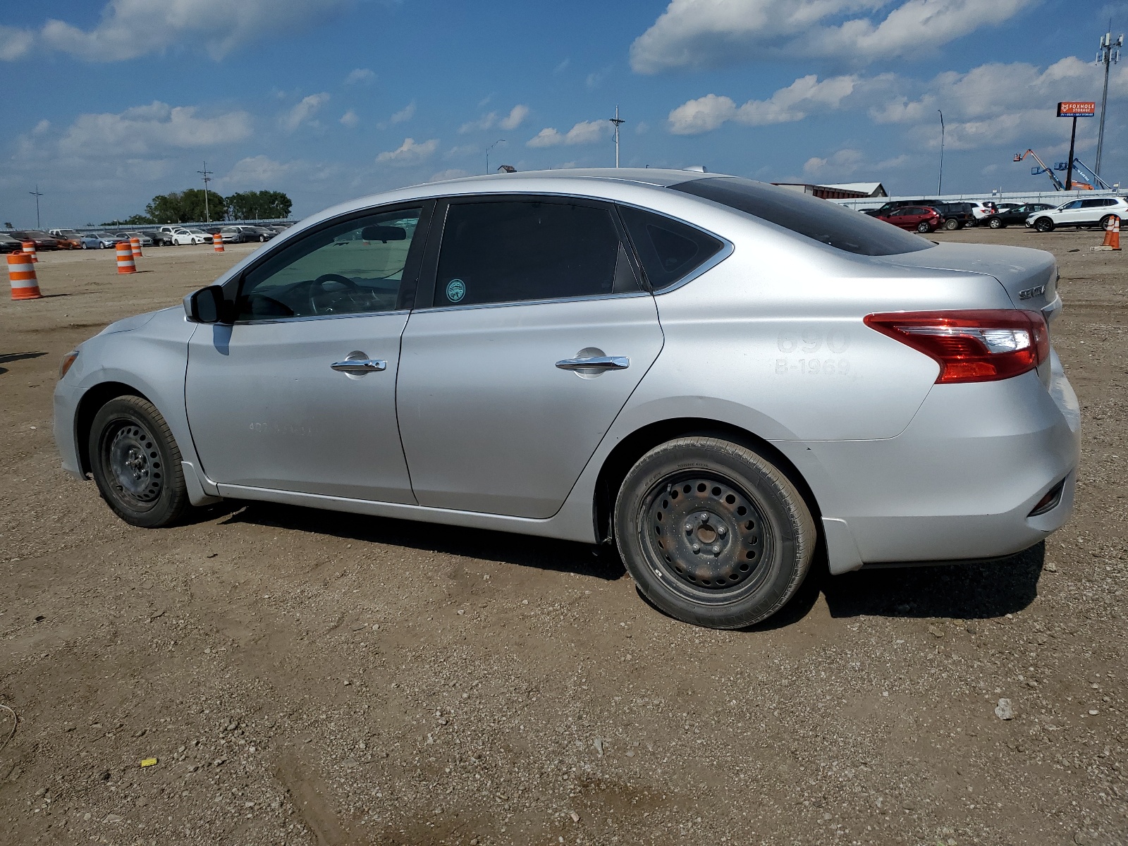 2016 Nissan Sentra S vin: 3N1AB7AP4GL679404