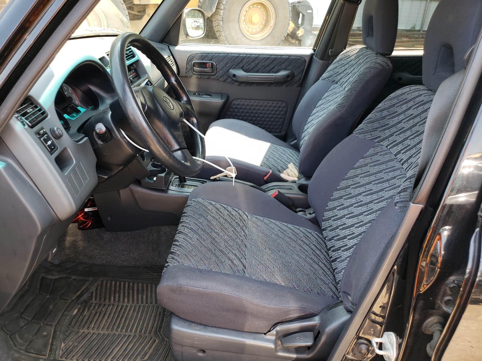 JT3HP10V5W7078083 1998 Toyota Rav4