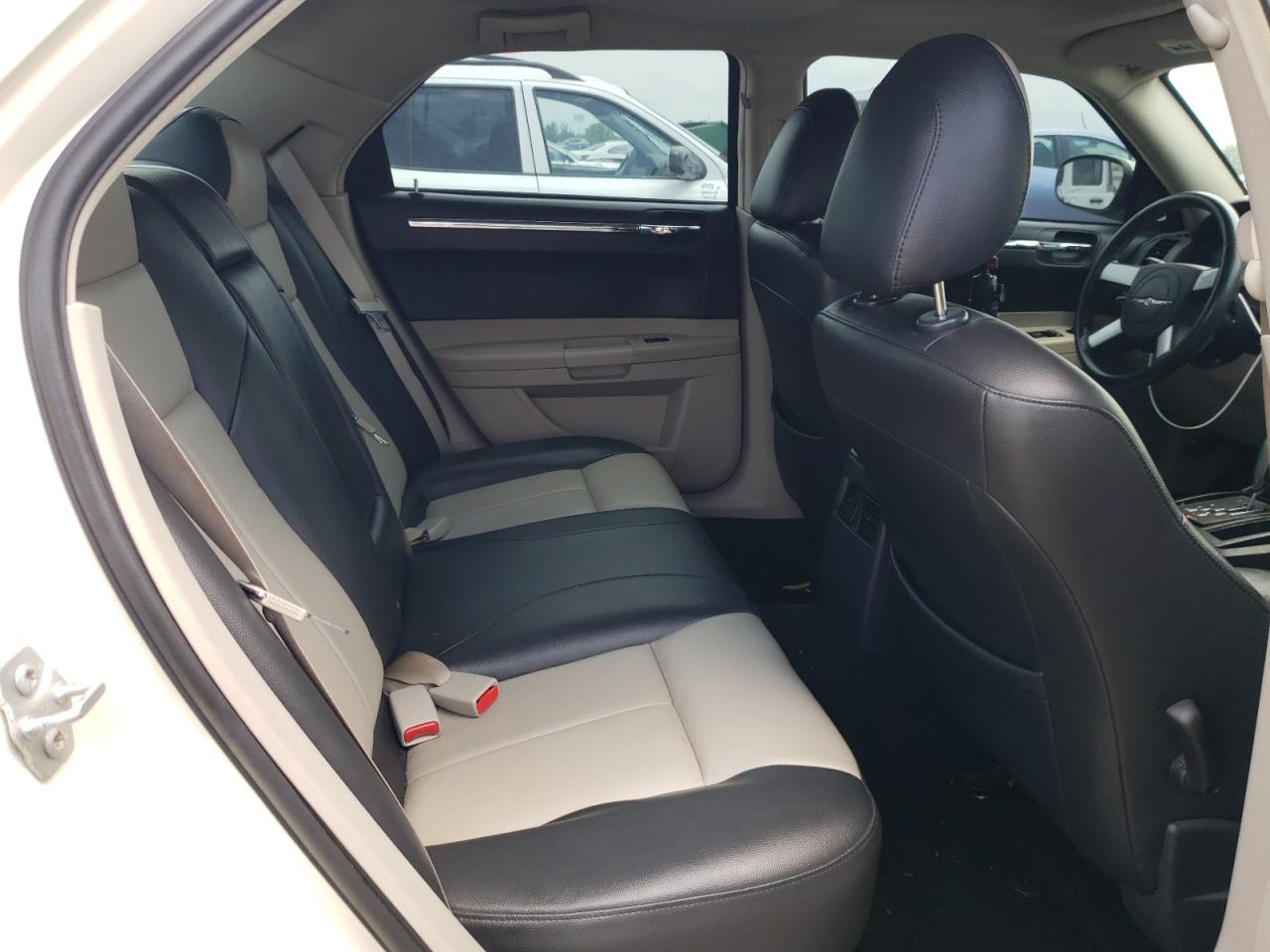 2007 Chrysler 300 Touring VIN: 2C3KA53G97H694273 Lot: 62305804