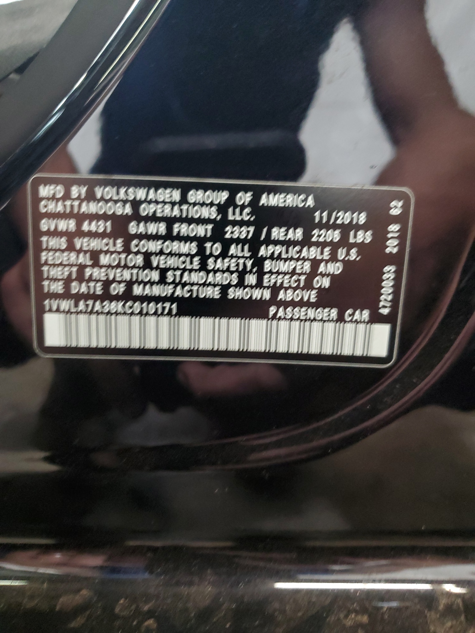 1VWLA7A36KC010171 2019 Volkswagen Passat Wolfsburg