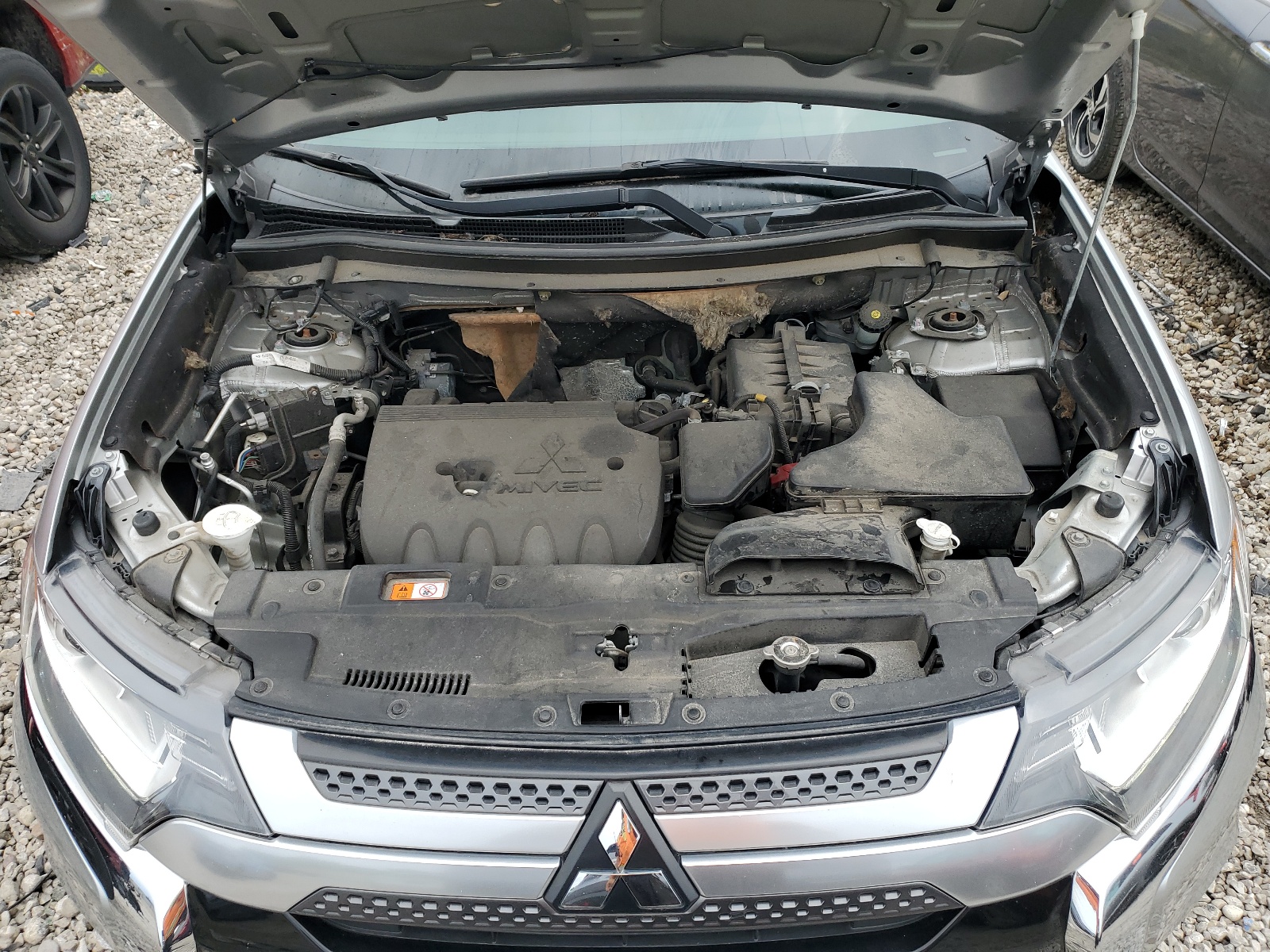 JA4AD2A37KZ007887 2019 Mitsubishi Outlander Es