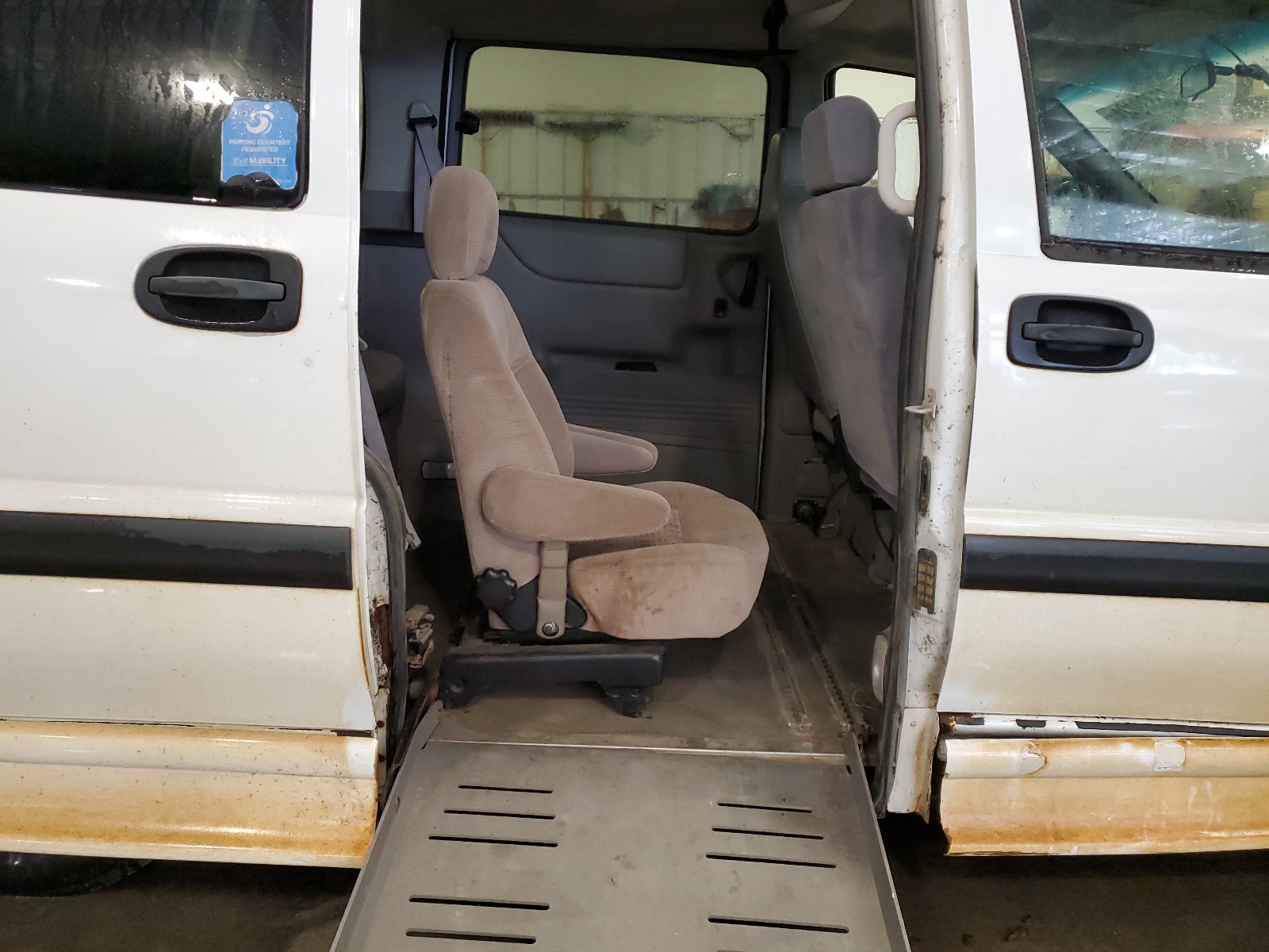 1GBDV13EX5D149150 2005 Chevrolet Venture Incomplete