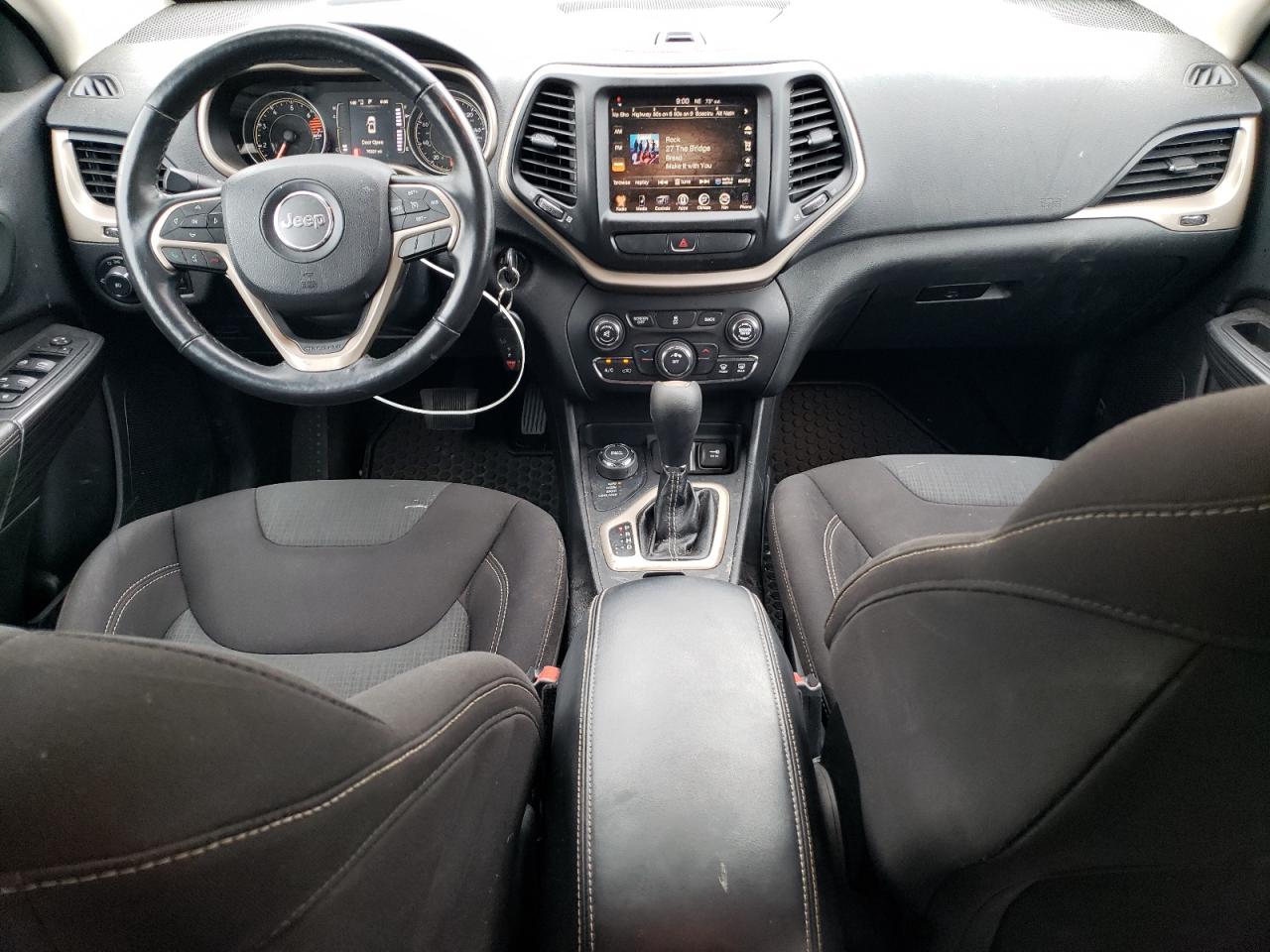 2016 Jeep Cherokee Latitude VIN: 1C4PJMCB0GW152884 Lot: 63683034