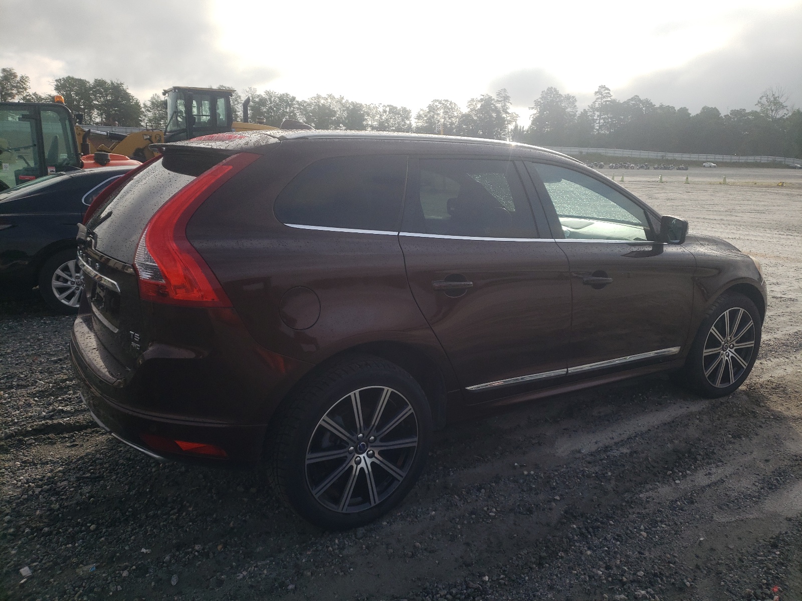 2016 Volvo Xc60 T5 Platinum vin: YV4612RM5G2839386