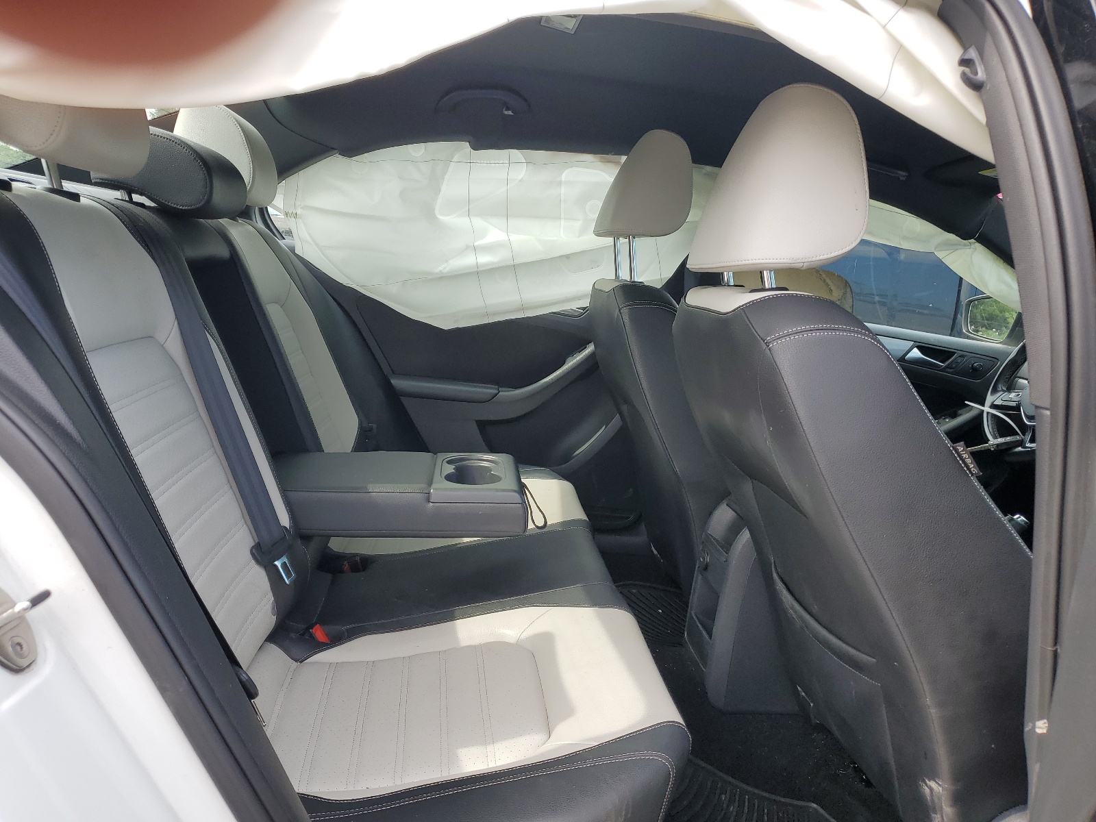 3VWD17AJXGM283963 2016 Volkswagen Jetta Sport