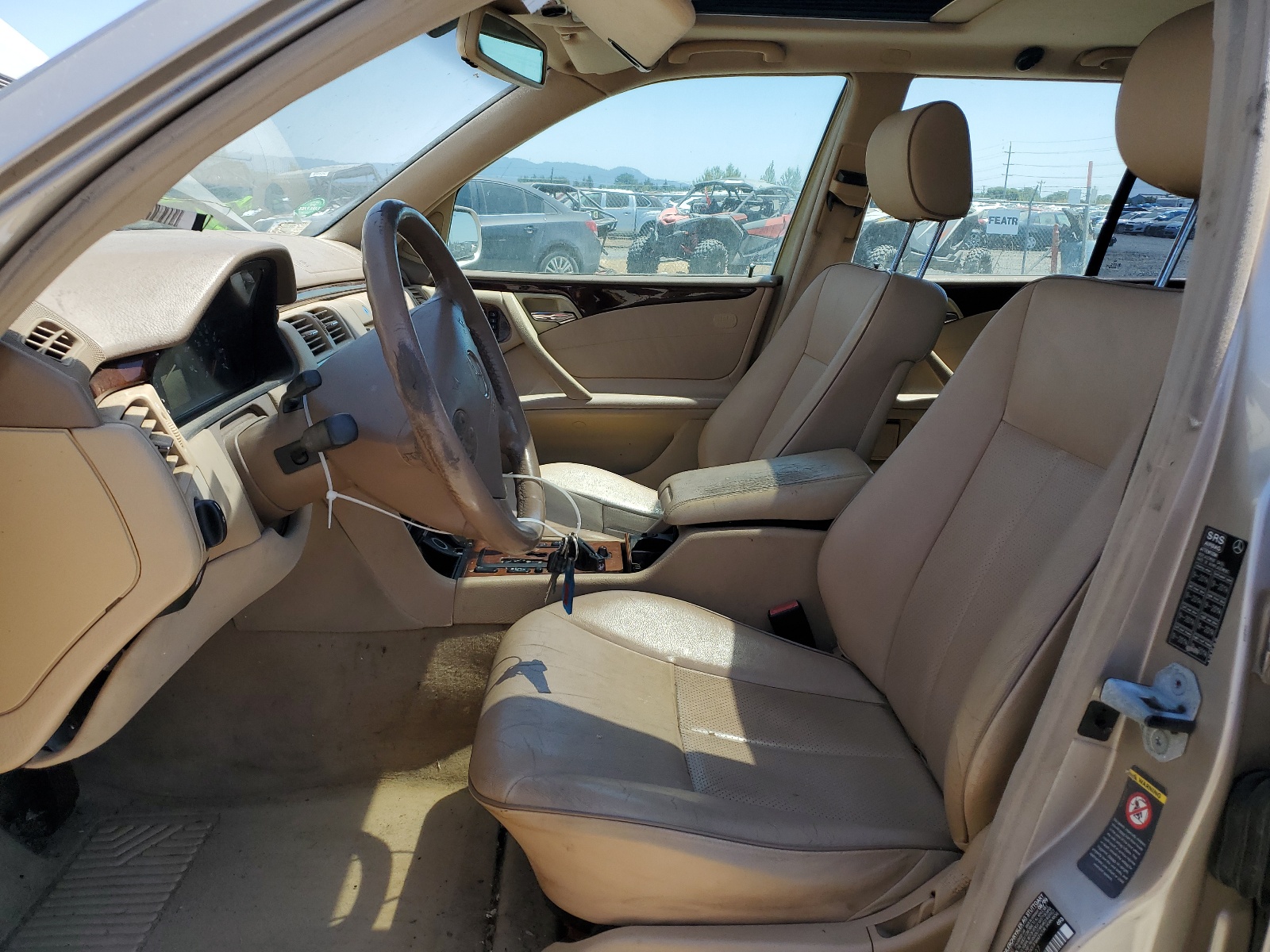 WDBJH82J9YX030097 2000 Mercedes-Benz E 320 4Matic