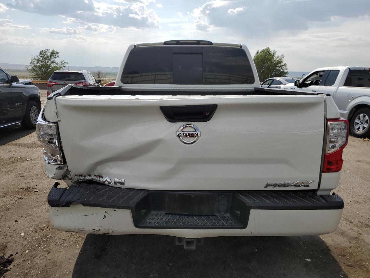 1N6AA1E54KN532558 2019 Nissan Titan Sv