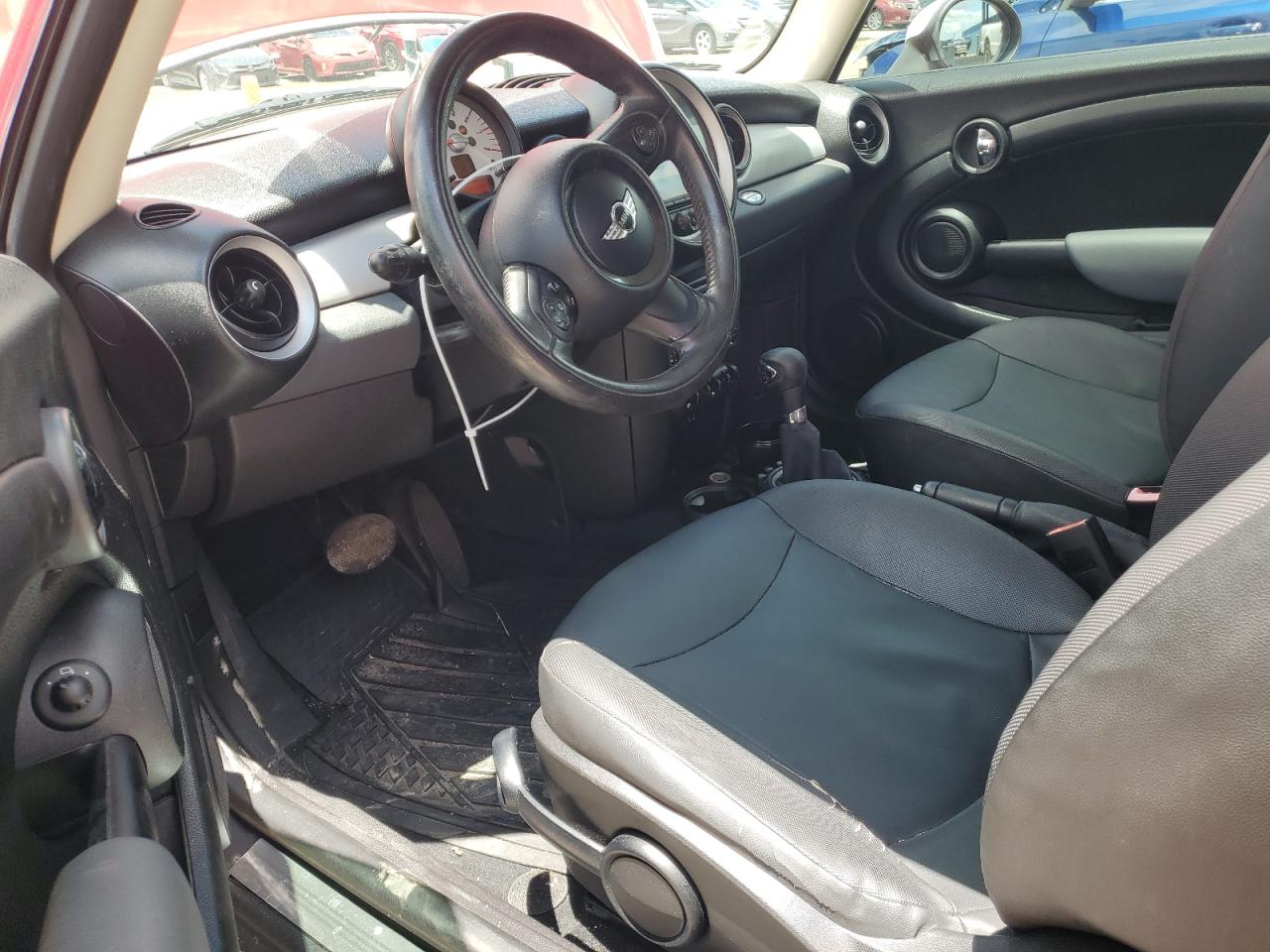 2011 Mini Cooper VIN: WMWSU3C5XBT098569 Lot: 60925474