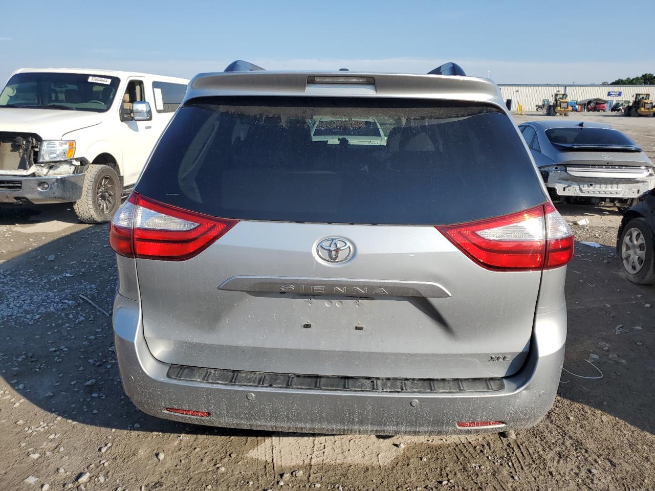 5TDYK3DCXFS640385 2015 Toyota Sienna Xle