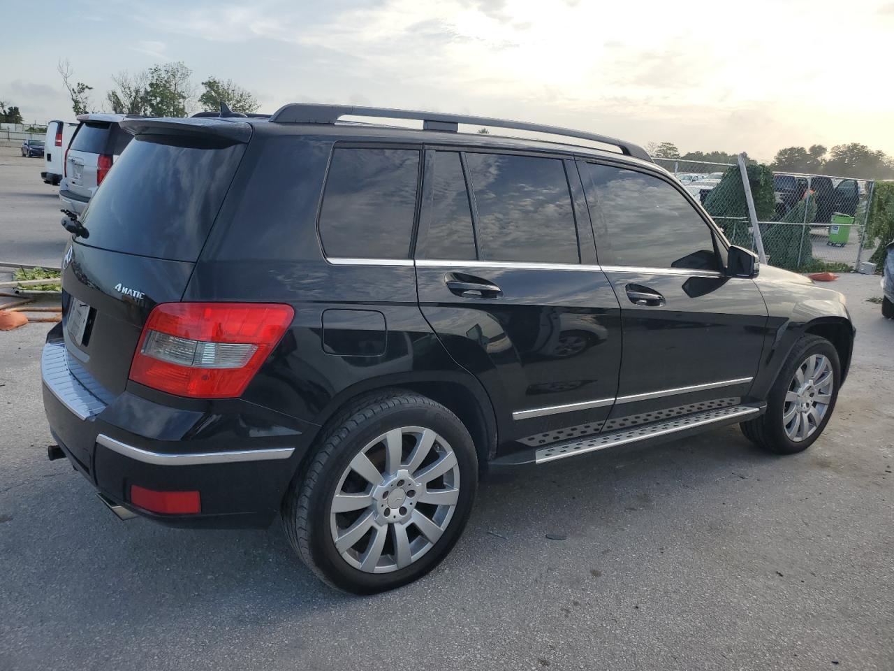 WDCGG8HB7AF347672 2010 Mercedes-Benz Glk 350 4Matic