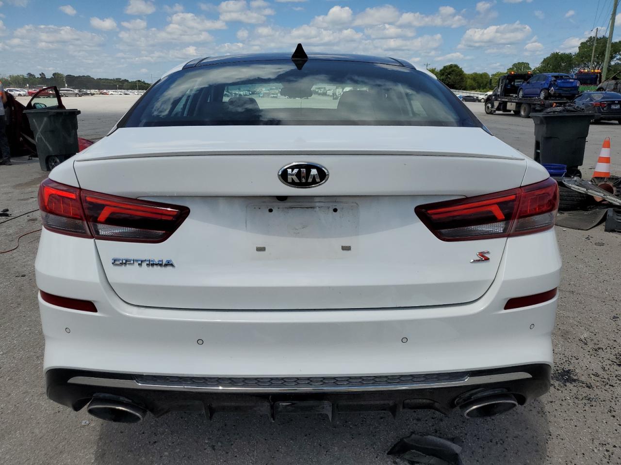 5XXGT4L38KG375137 2019 Kia Optima Lx