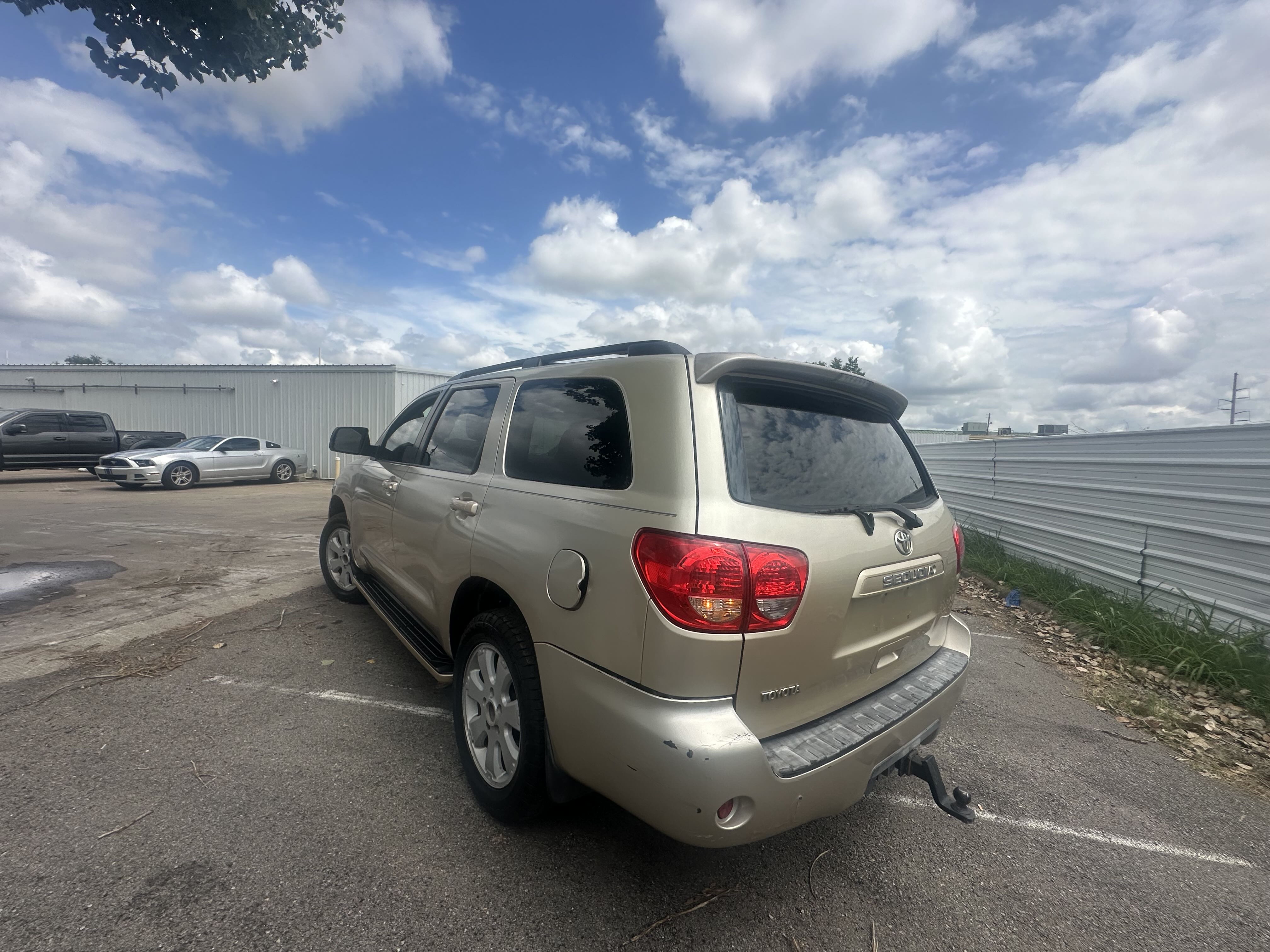 5TDZM5G1XAS001064 2010 Toyota Sequoia Sr5