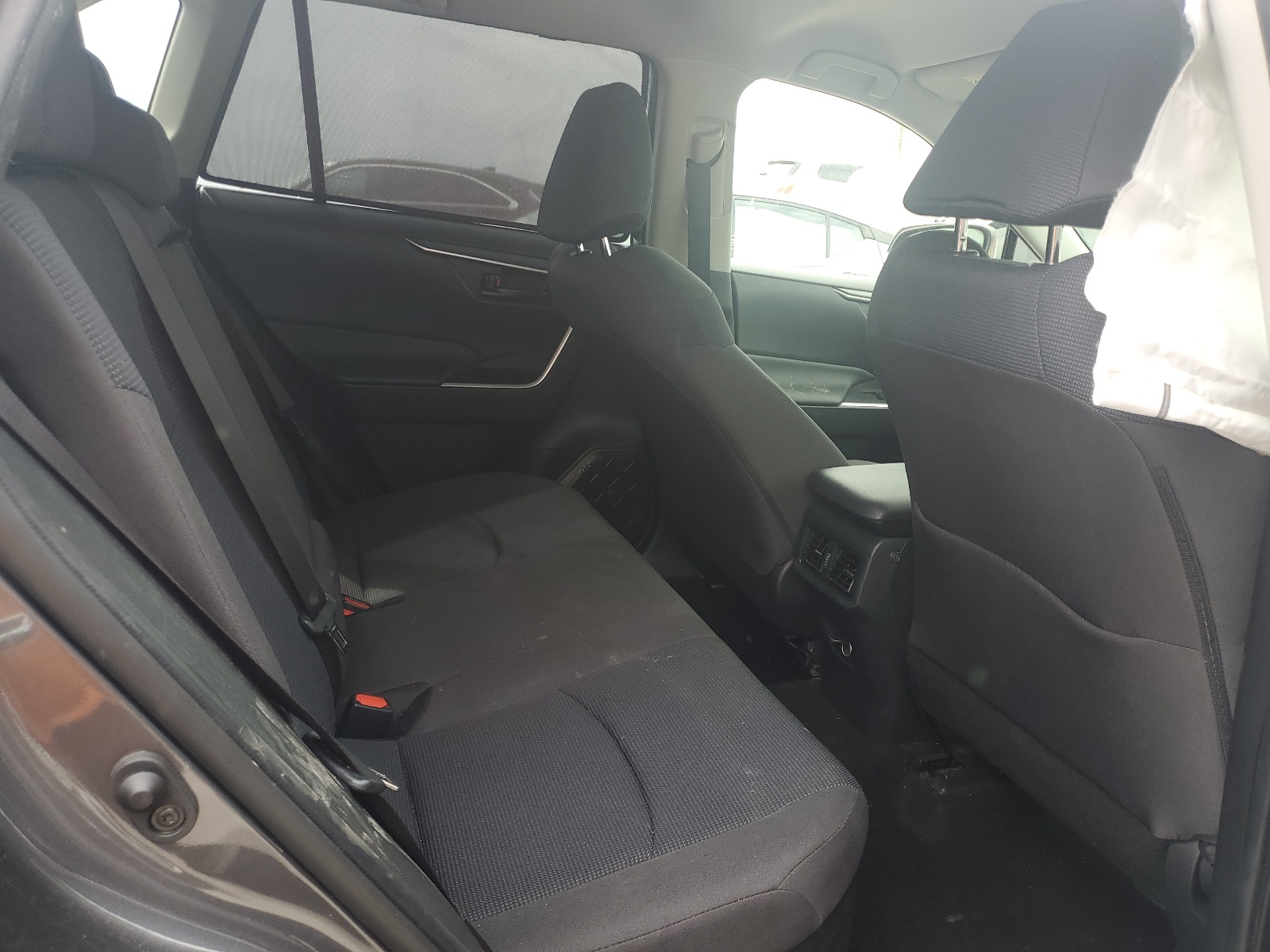 JTMMWRFV4KD501184 2019 Toyota Rav4 Le