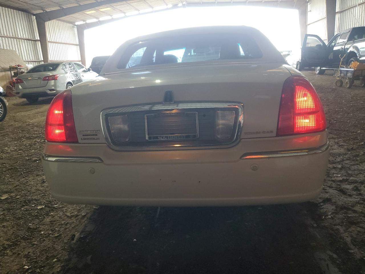 1LNHM82W15Y628838 2005 Lincoln Town Car Signature Limited