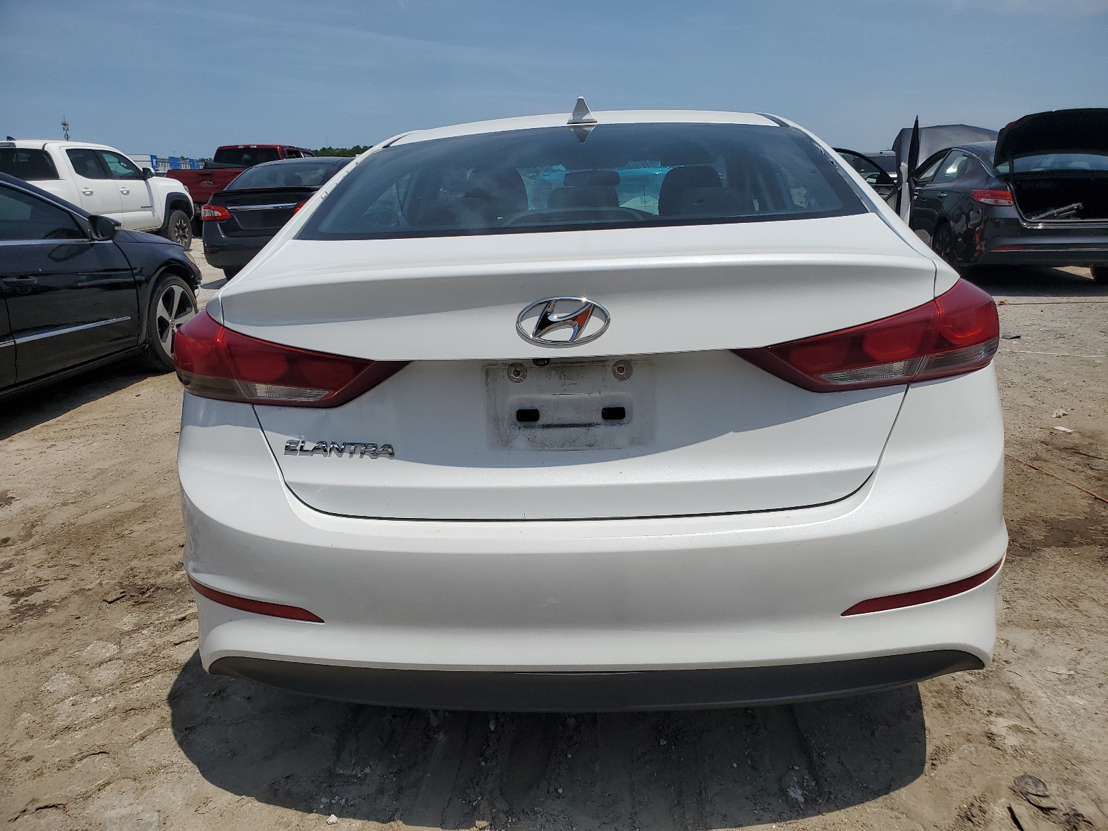 5NPD84LF7JH301998 2018 Hyundai Elantra Sel