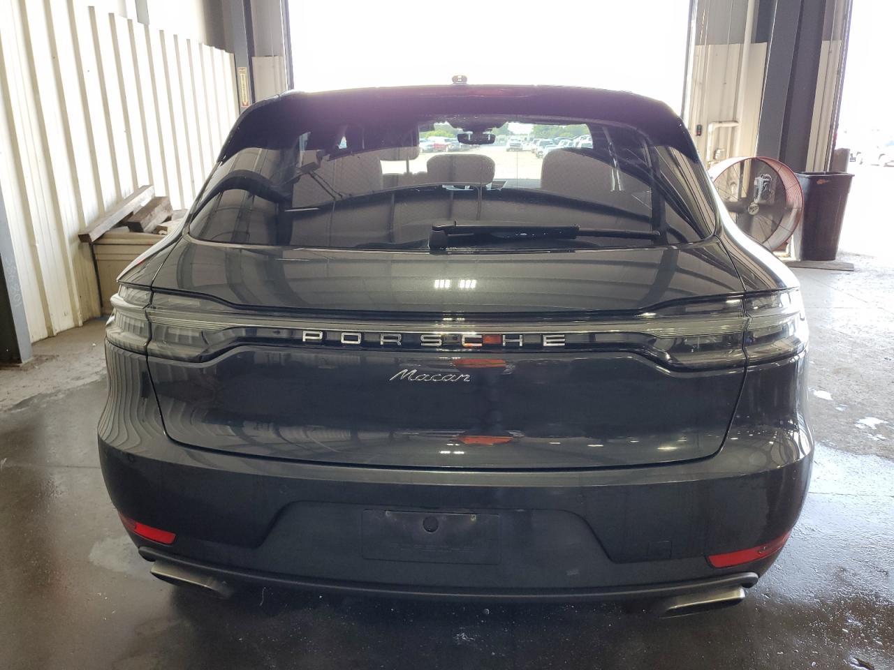 2019 Porsche Macan VIN: WP1AA2A54KLB01372 Lot: 64138394