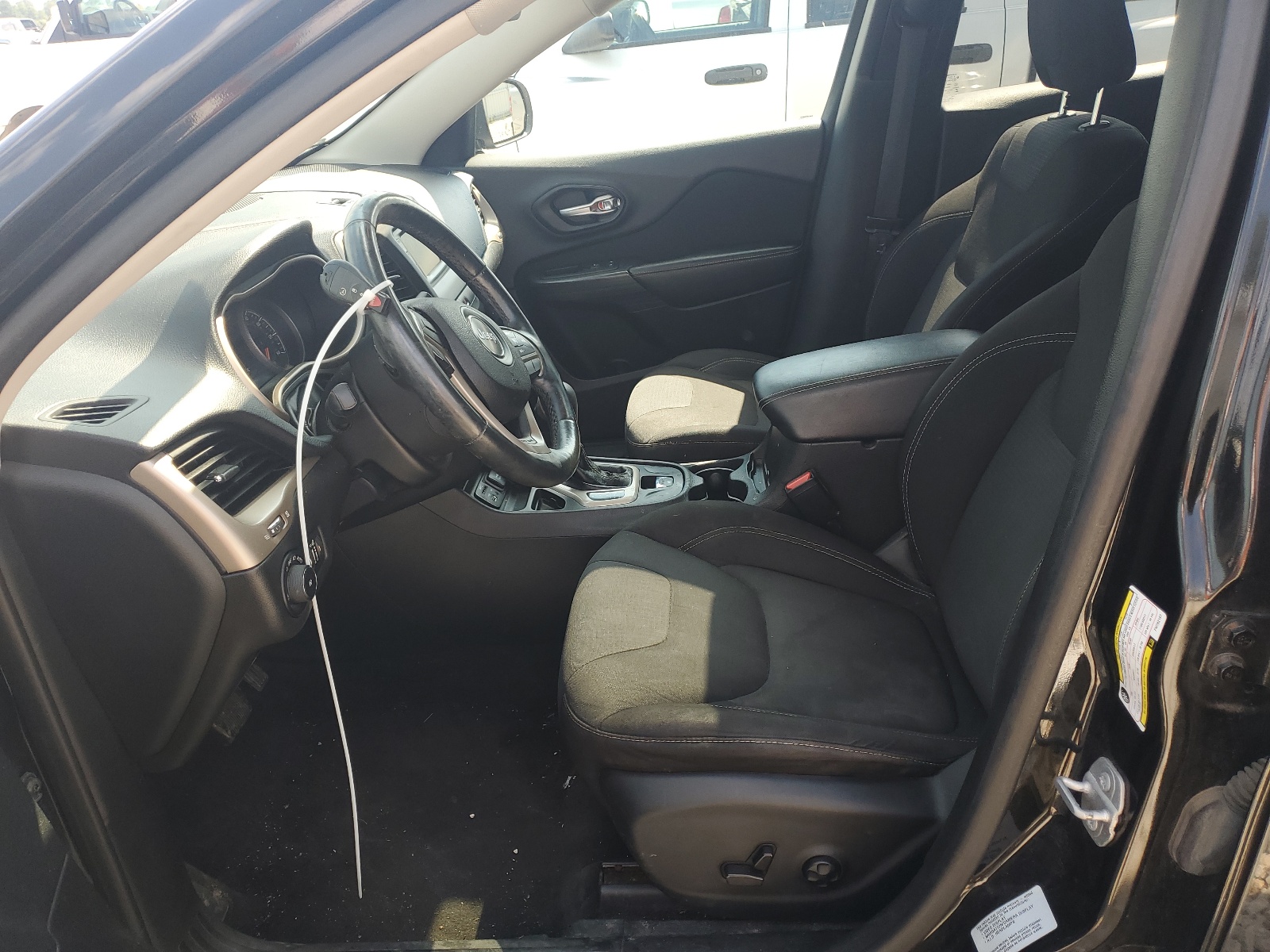 1C4PJLCB7FW782197 2015 Jeep Cherokee Latitude