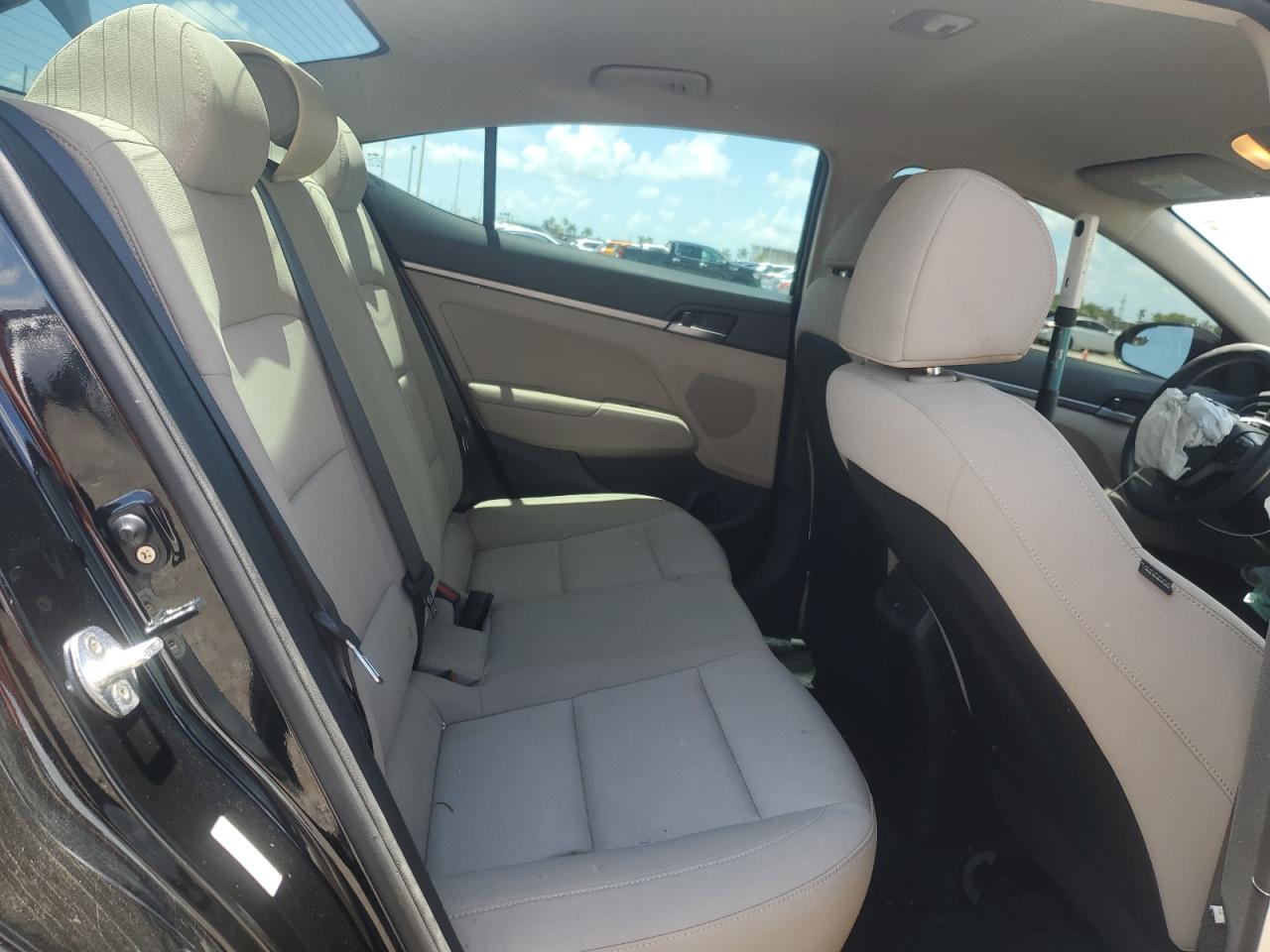 2018 Hyundai Elantra Se VIN: KMHD74LF3JU523281 Lot: 63646304