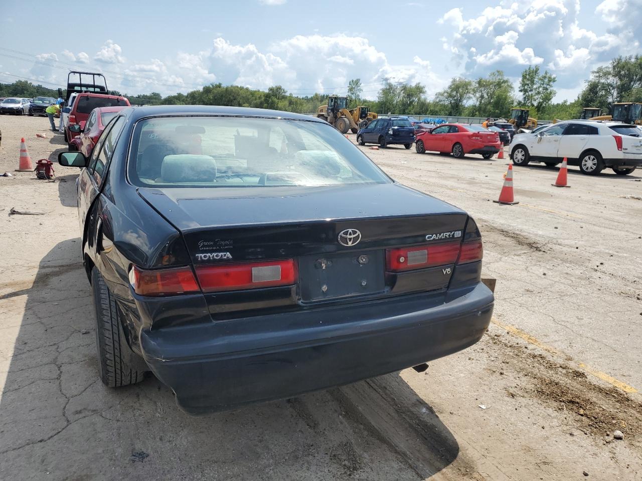 1999 Toyota Camry Le VIN: 4T1BF22K3XU090518 Lot: 62589864