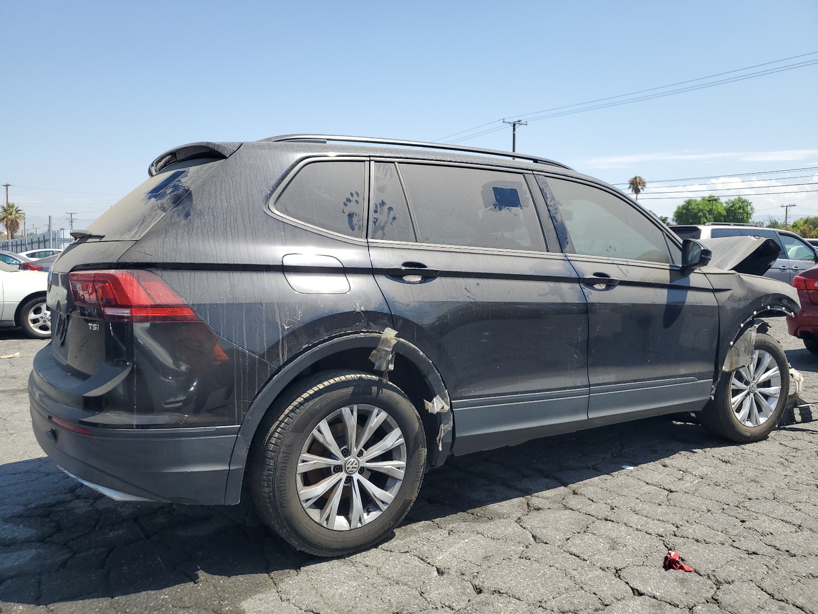 2018 Volkswagen Tiguan S vin: 3VV1B7AX0JM104068