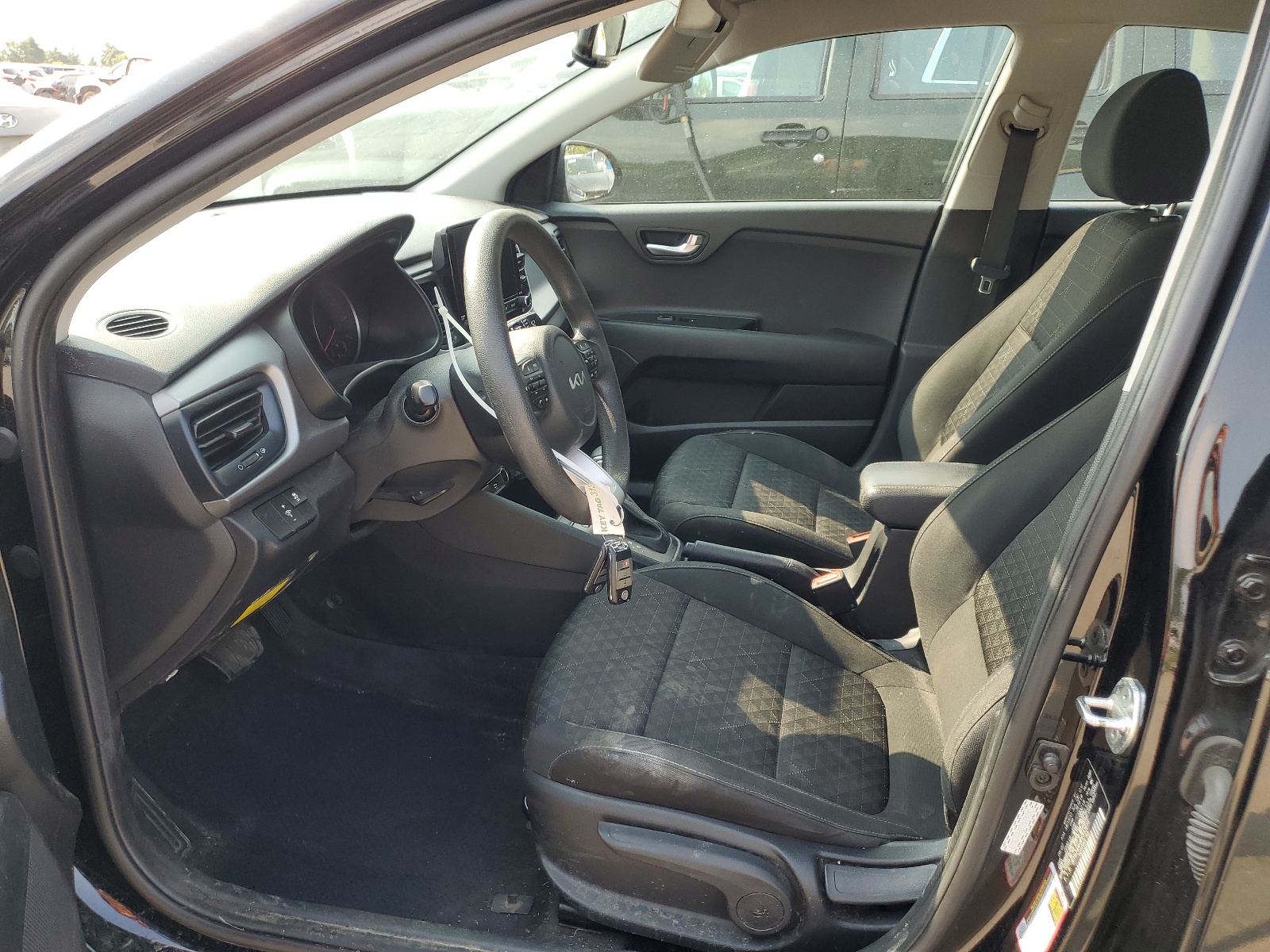 3KPA24AD8PE513618 2018 Kia Rio Lx