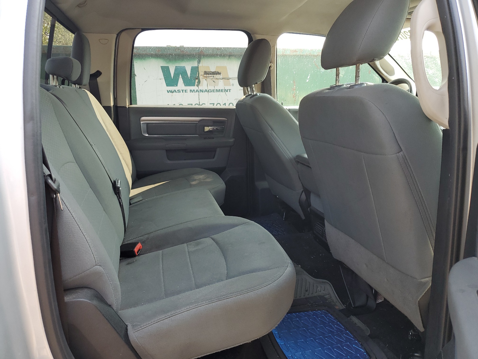 1C6RR6TT9HS695284 2017 Ram 1500 Slt