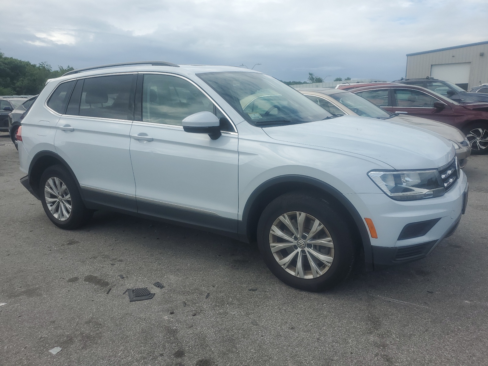 3VV2B7AX2JM188060 2018 Volkswagen Tiguan Se