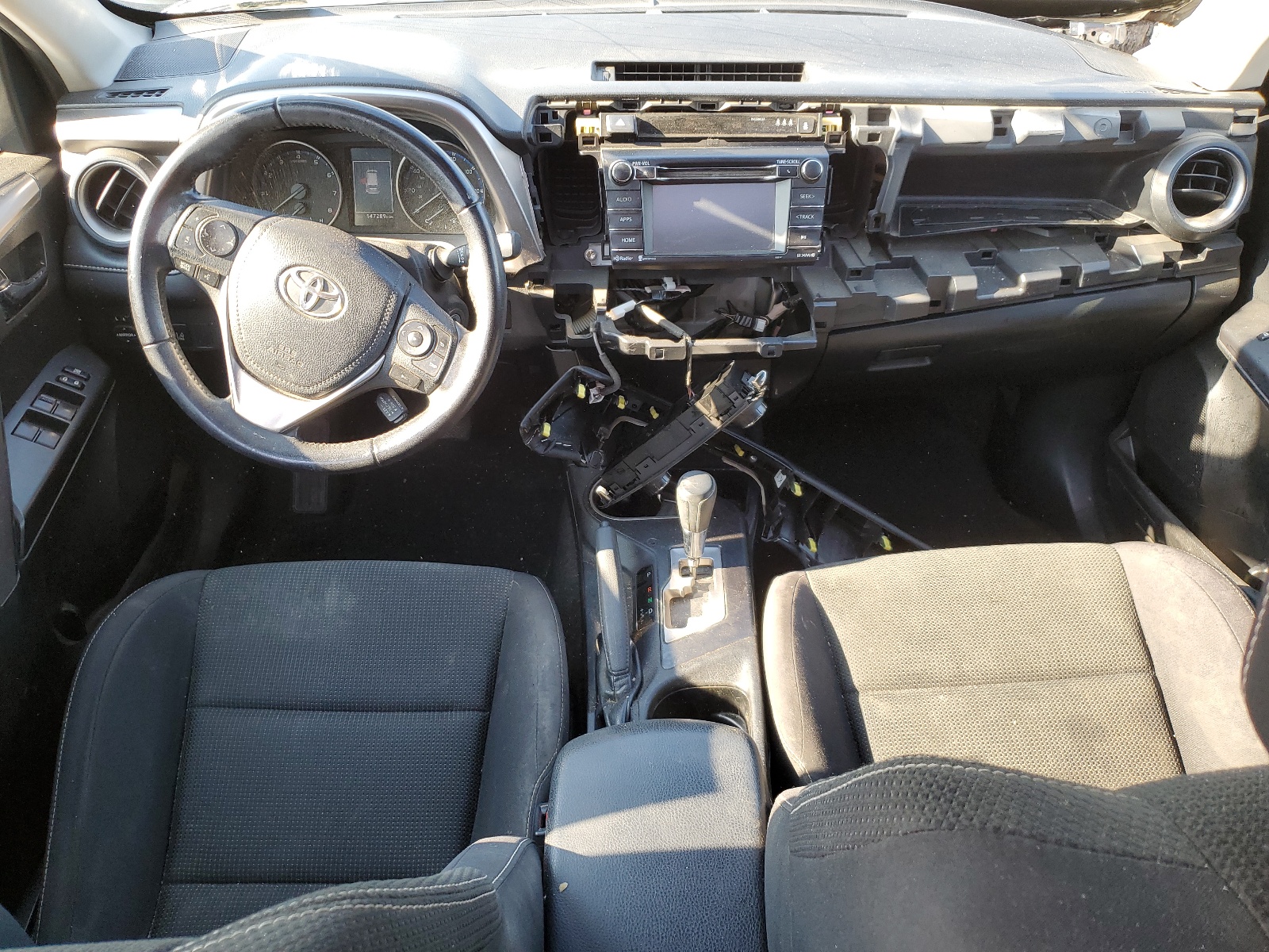 JTMWFREV2HJ123824 2017 Toyota Rav4 Xle