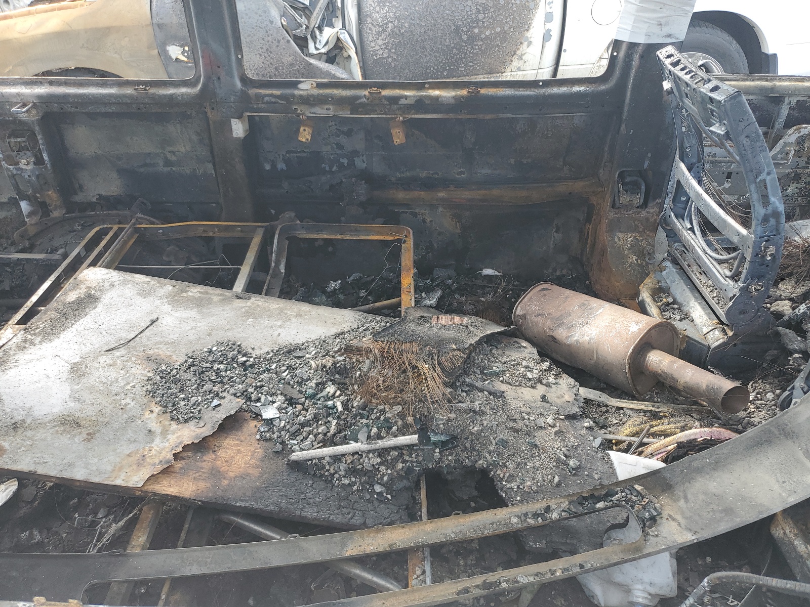 WBAVA33567P141245 2003 BMW 328 I