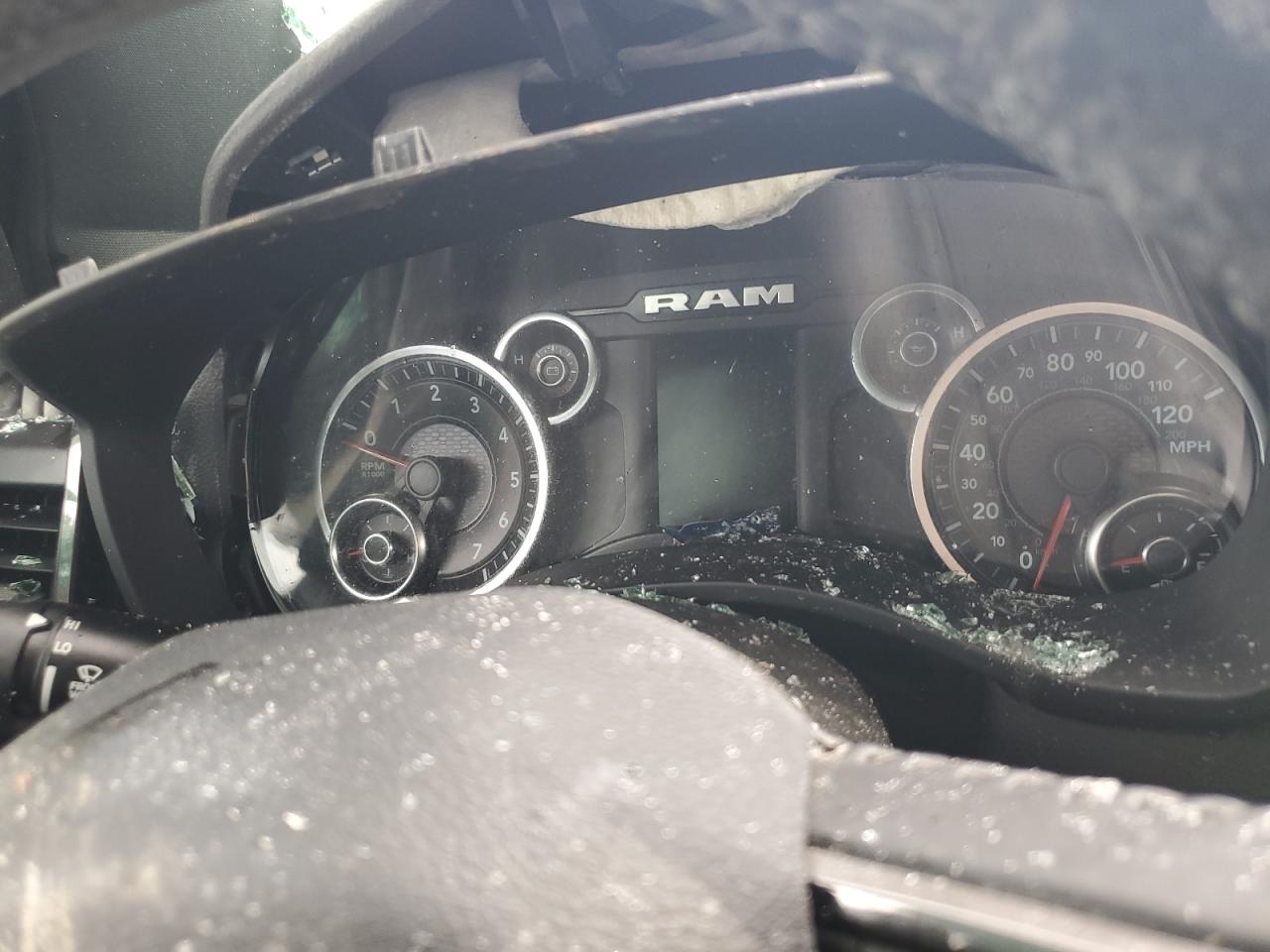 2021 RAM 1500 - Image 9