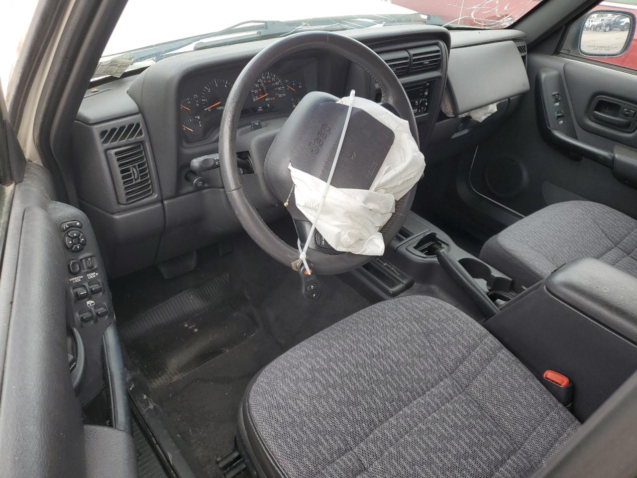 2000 Jeep Cherokee Sport VIN: 1J4FF48SXYL160297 Lot: 64478104