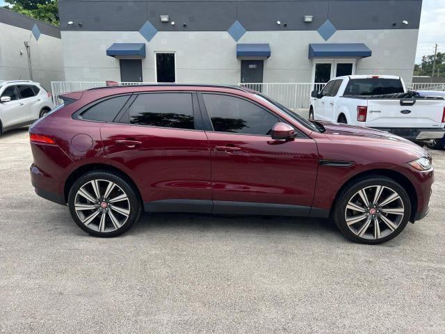 2017 Jaguar F-Pace Prestige vin: SADCK2BV2HA077734