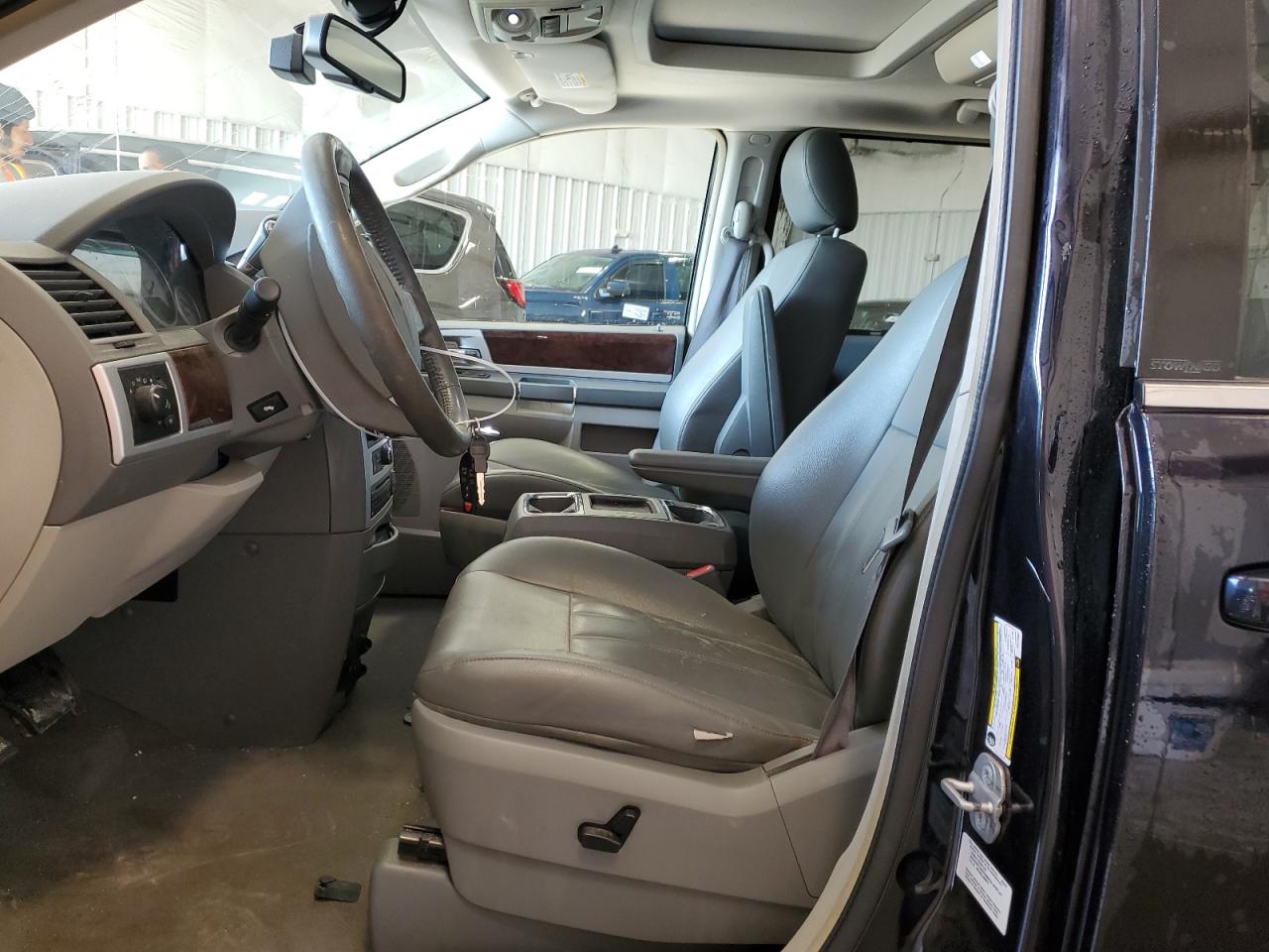 2010 Chrysler Town & Country Touring VIN: 2A4RR5D15AR149907 Lot: 62289894